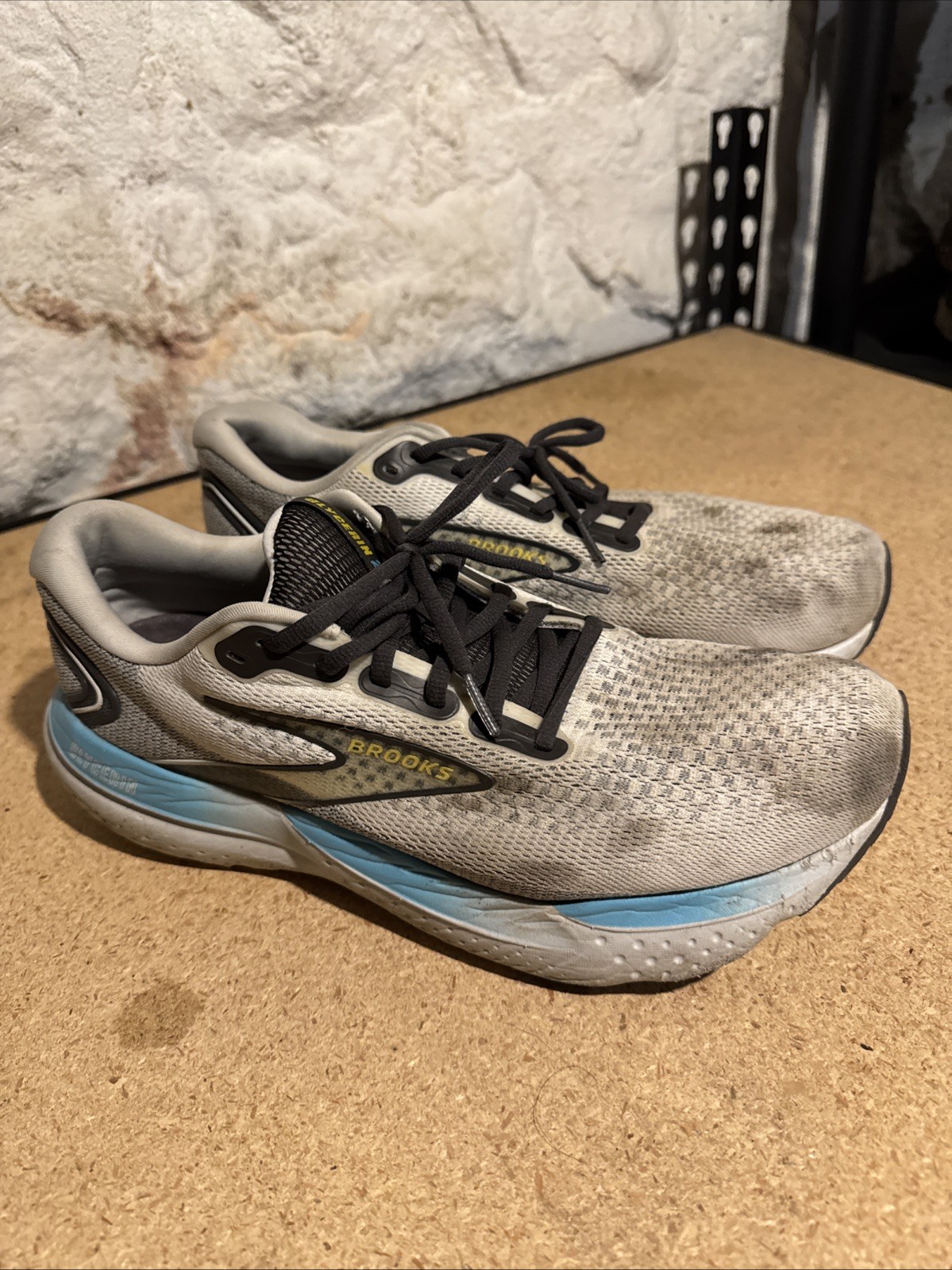 Trashed Brooks Glycerin 21 Running Shoes Size 10.5 2E