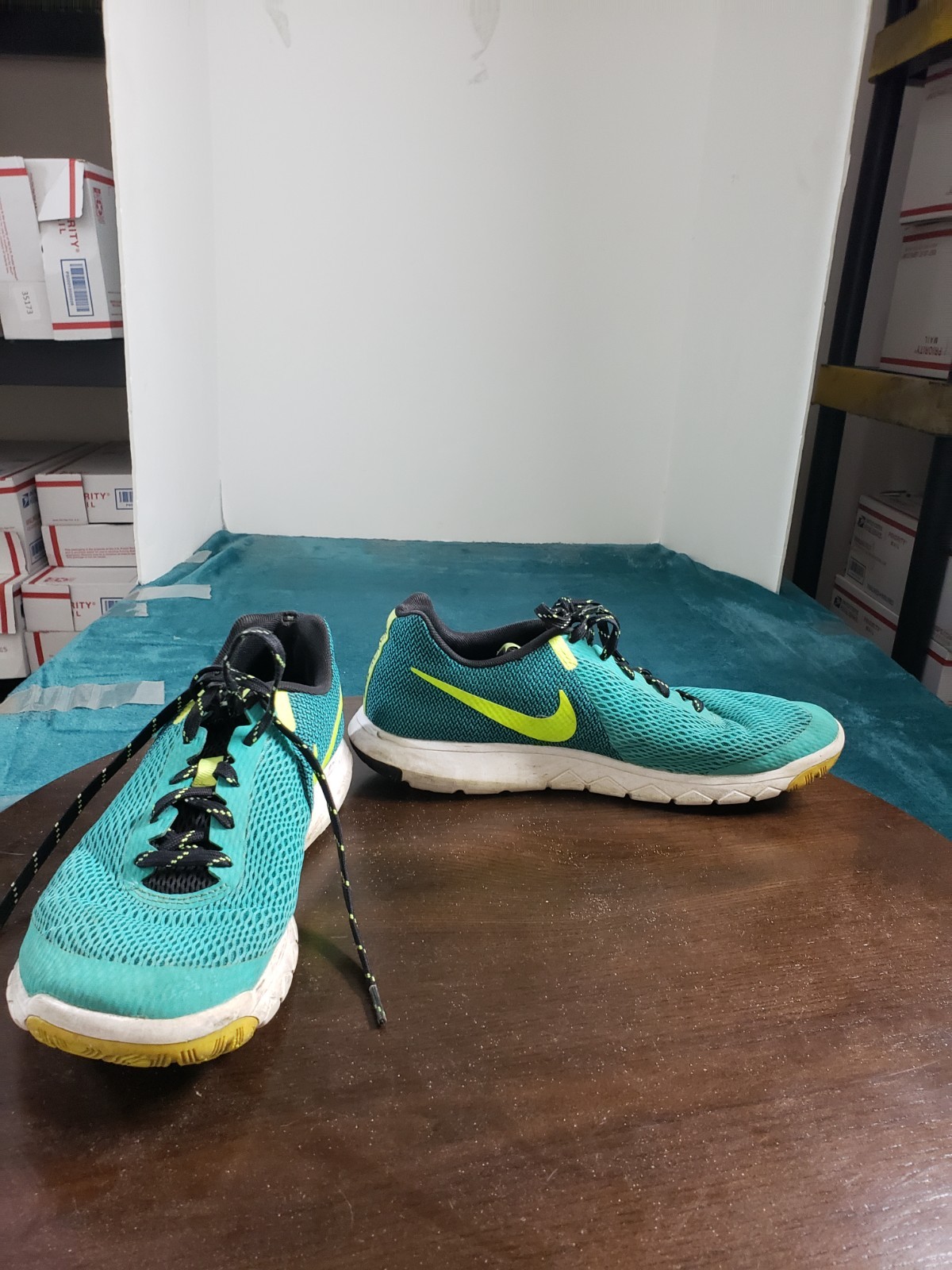 Nike Flex Experience Shoes Size 11 Women Green Running Minimal 0 Drop 844729-300