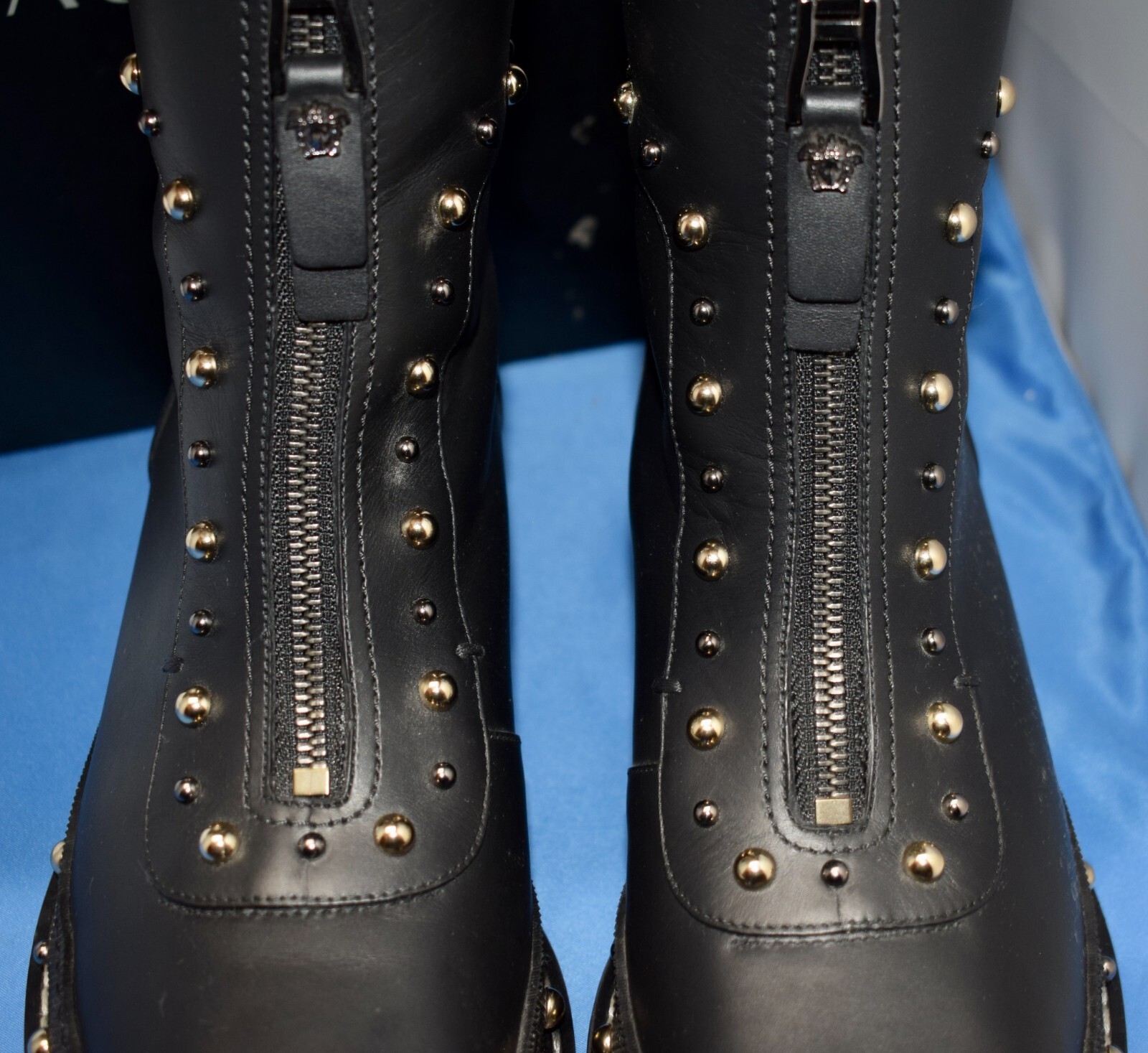 Womens Versace Black City Stud Combat Biker Size 40 Ankle Zip Up Boots ~ HS4