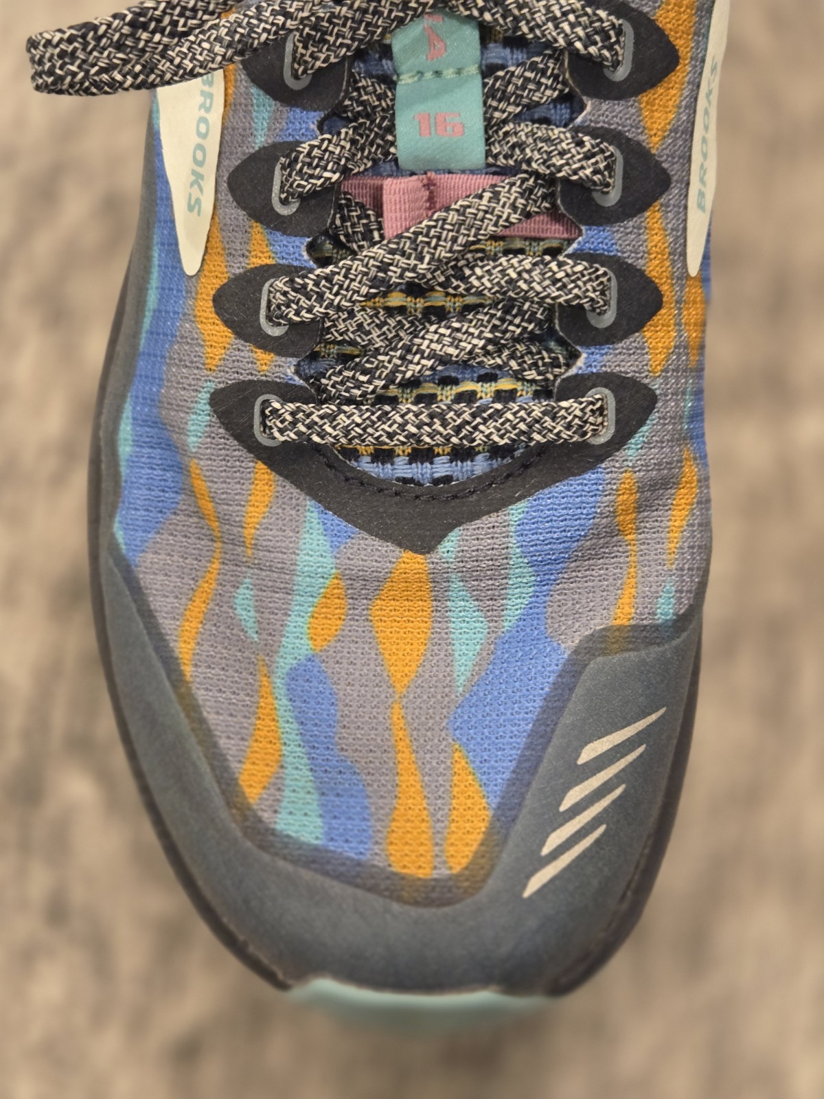 Brooks Cascadia 16 Trail Running Shoes Limited Edition Eclipse/Marina Womens 7.5