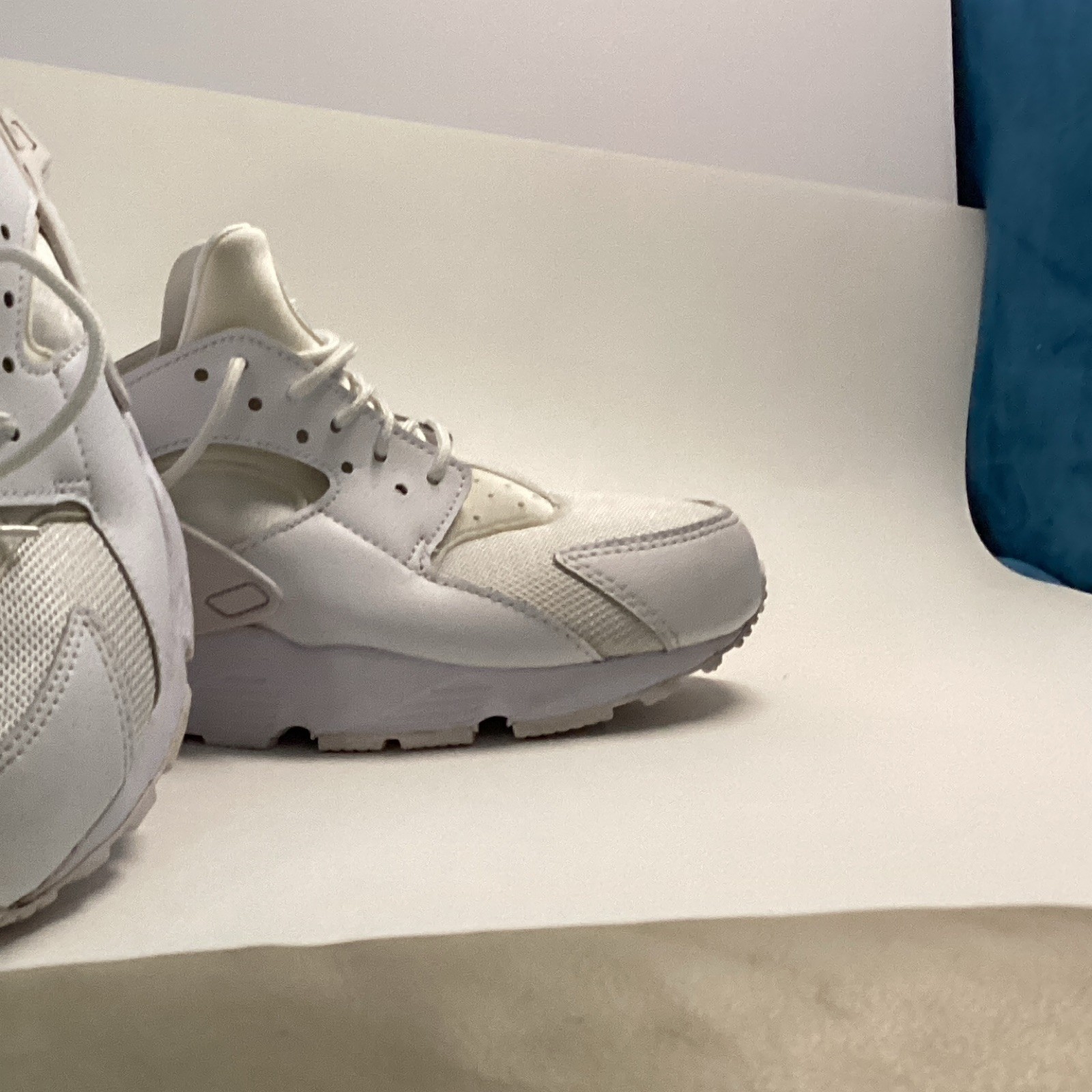 Nike Air Huarache Run Triple White Low Top Women’s Sneakers 634835-108