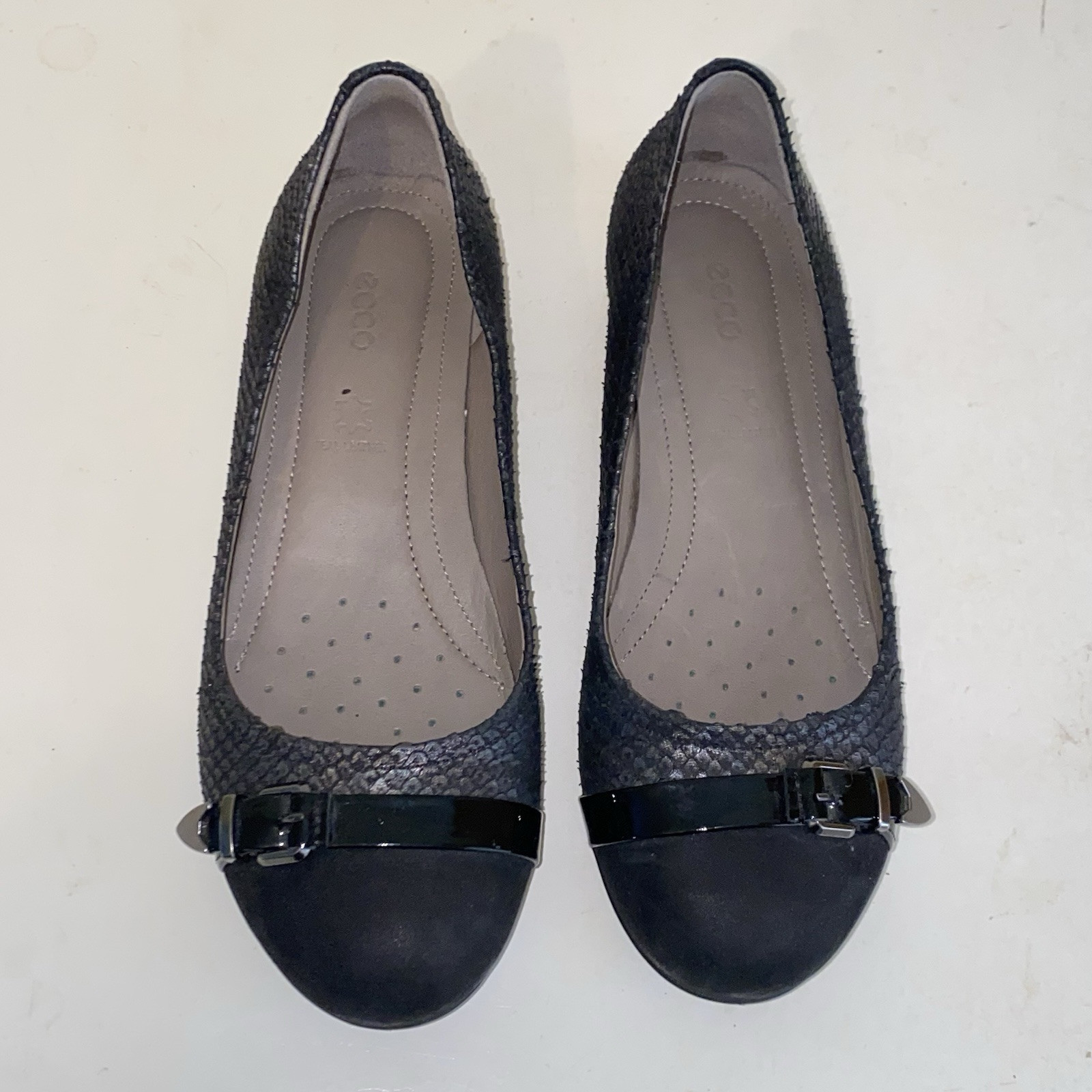 Ecco Touch 15 Black Reptile Cap Toe Ballet Flats Womens Size 35 (US 4 – 4.5 )