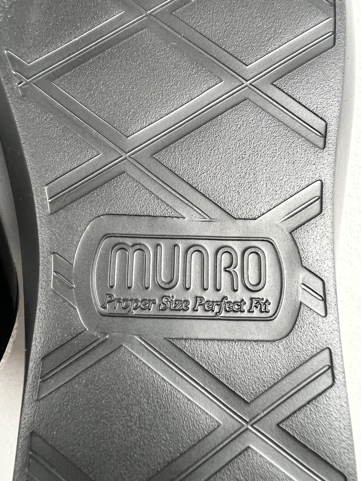 Munro Maclaine Shoes Womens Size 10.5W Black Patent Slide Sandals Wedge Comfort