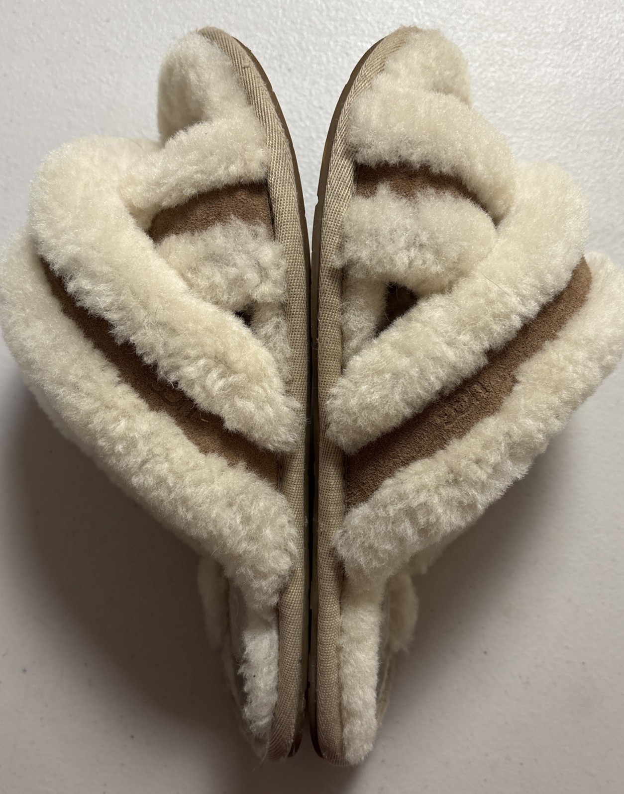 Ugg Scuffita Beige Slide Slippers W7 Sheepskin Cross-Straps *SEE DESCRIPTION