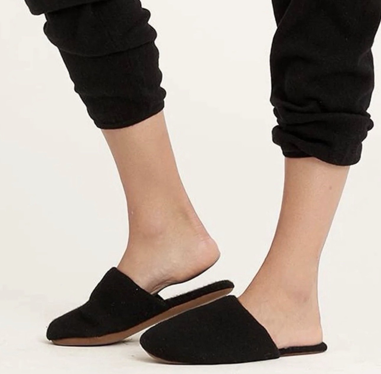 NWT NakedCashmere Naked Cashmere Mule Slippers * Black * Large 9/10