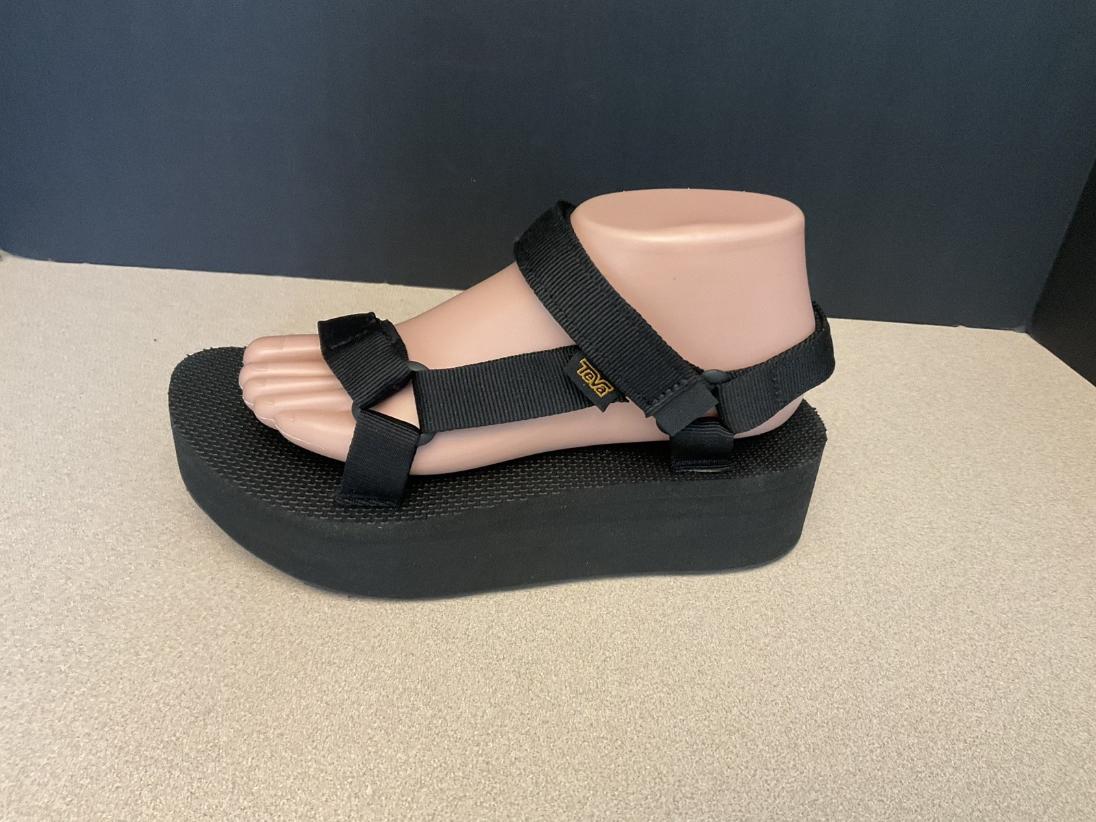 New! AMPUTEE LEFT SANDAL ONLY! Teva Midform Universal Platform Sandal. Size 8.