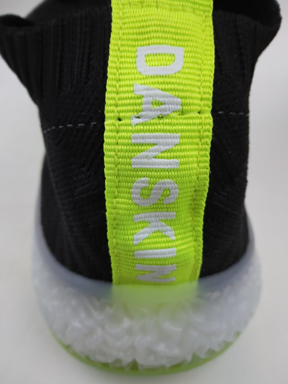 DANSKIN POSITIVE LOAFER WOMENS SZ 8 SHOES SLIPON KNIT SNEAKERS BLACK LIME GREEN