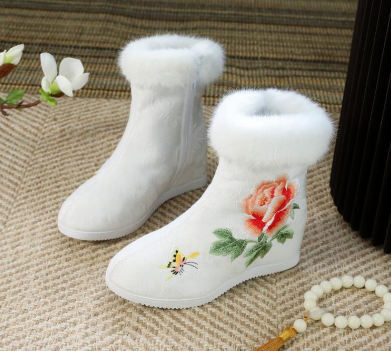 Fall/ Winter Women Chinese Folk Fleece Boots Embroidered Flower Flat Shoes Warm