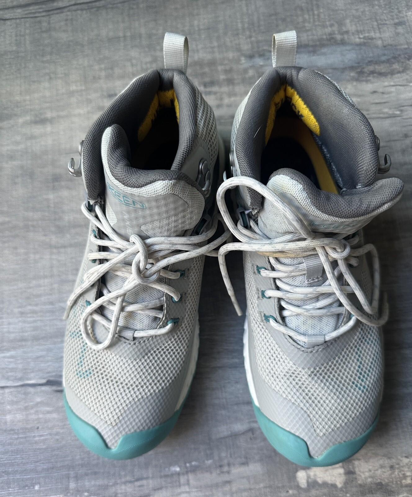 KEEN Nxis Evo Mid Height Waterproof Size 7 US Women’s Hiking Boots