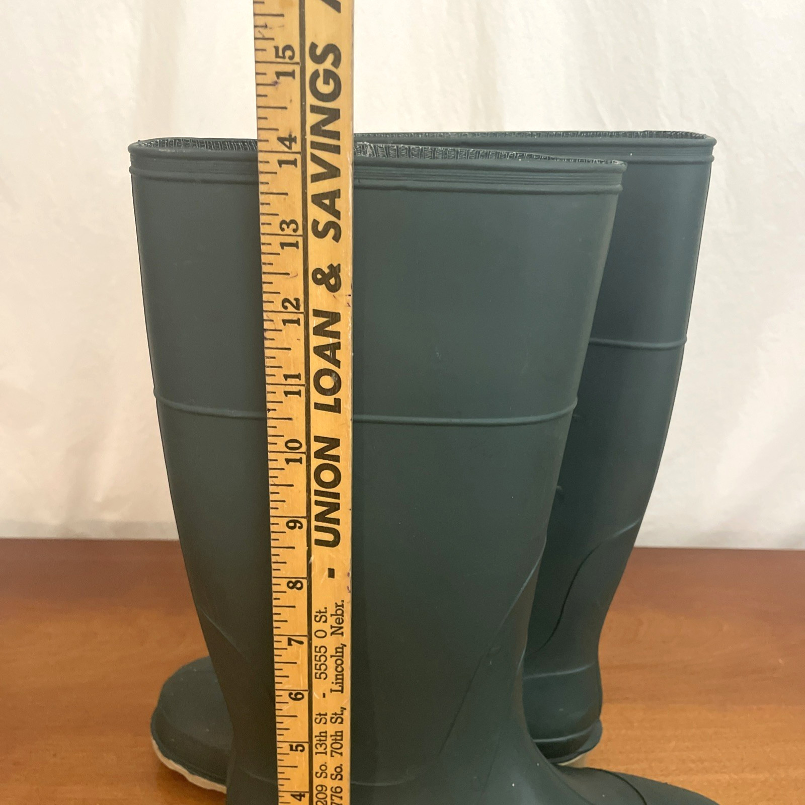 Lacrosse 14” Rubber Waterproof Mud Boot Green Womens Size 7 Galoshes Made in USA