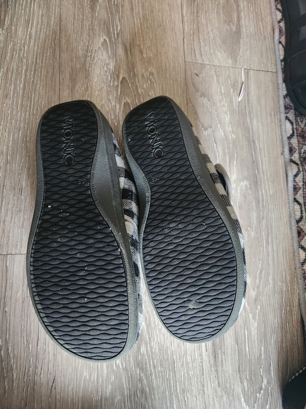 Vionic Slippers, Size 10 women’s, black and gray, slippers, adjustable strap