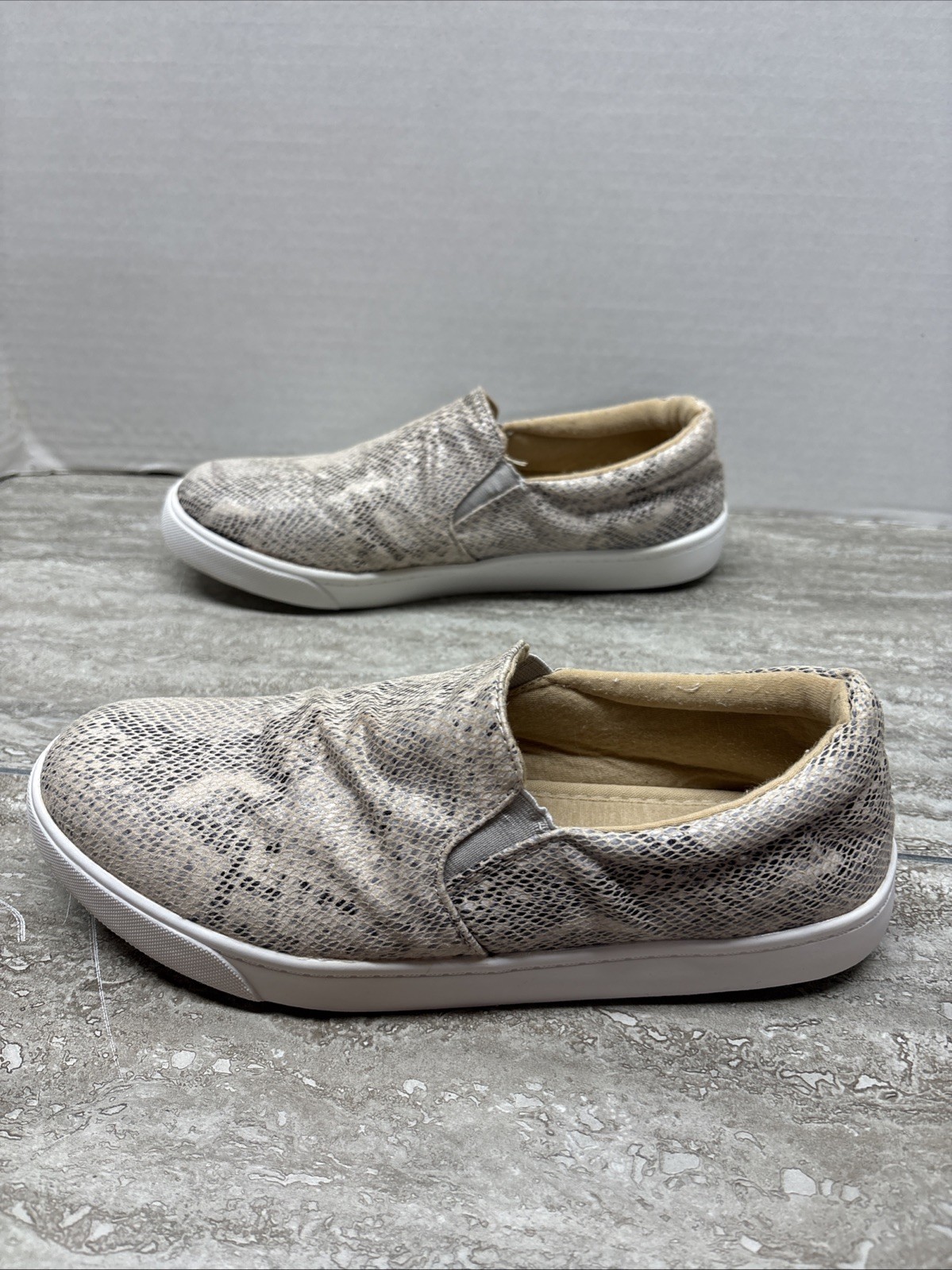 Snake Print Slip On Comfy Sneakers Casual Wear US 9 Daily Shoe