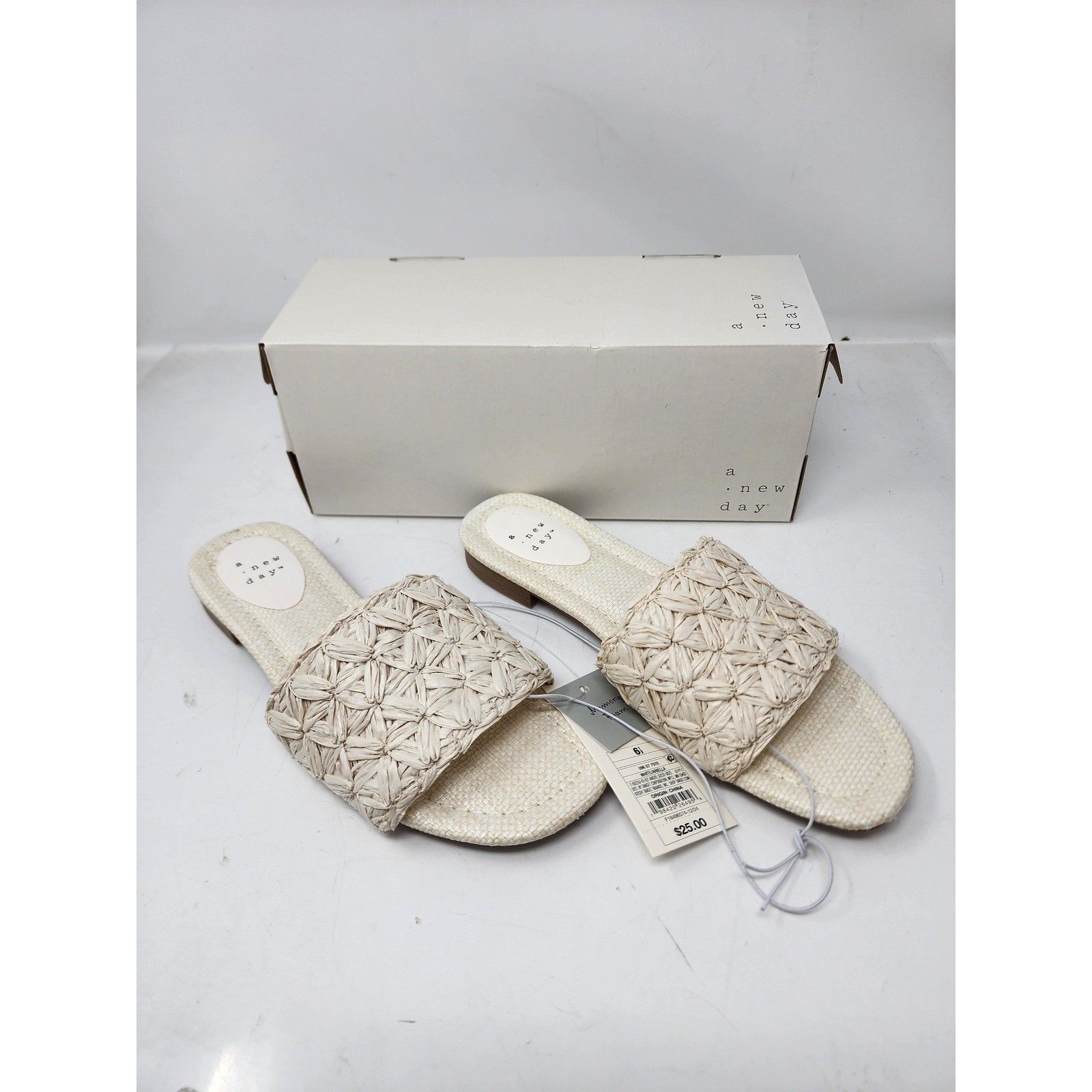 A New Day Womens Ariella Flat Sandals White Raffia Casual Slides Size 6.5