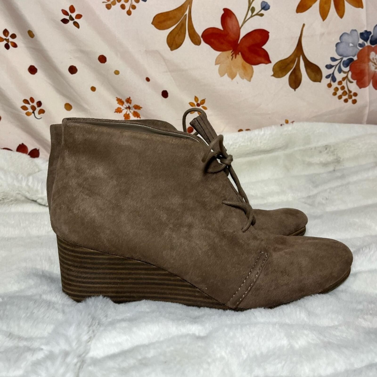 Dr. Scholl’s Womens 9.5 Dakota Mocha Brown Faux Suede Tassel Wedge Ankle Booties