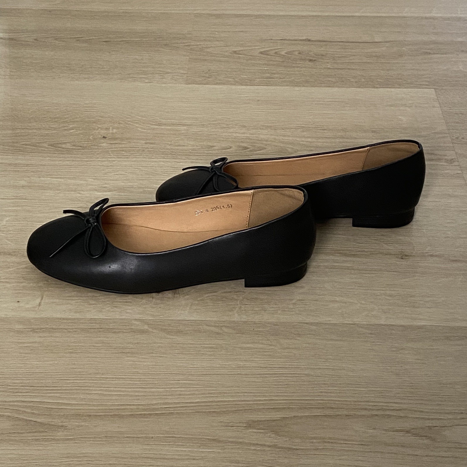 Black Leather Ballet Flats With Bow Detail AU 6.5 New