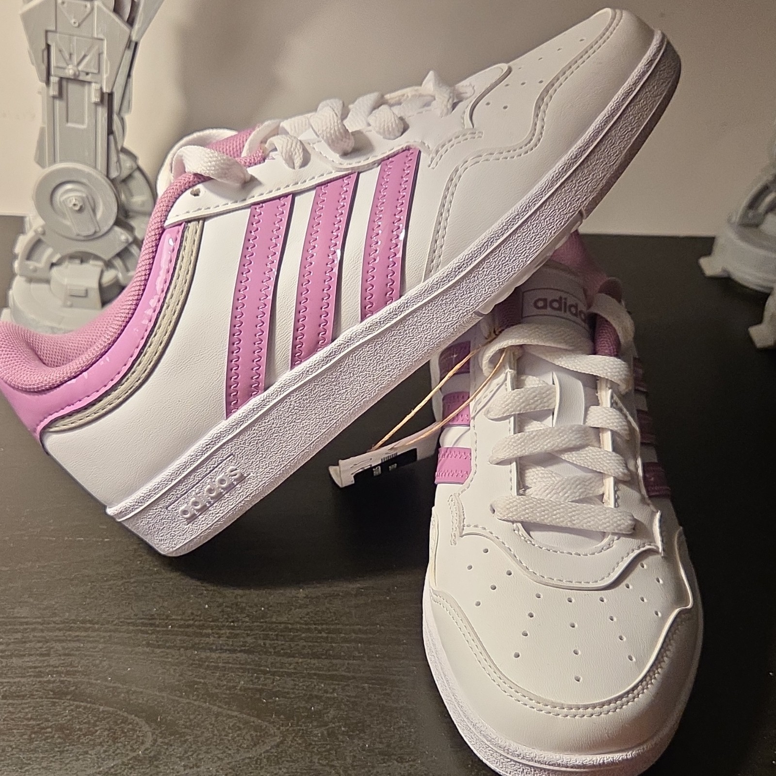 adidas Hoops 4.0 W Women’s White/Pink Low Top Lace-Up Sneakers JR6713