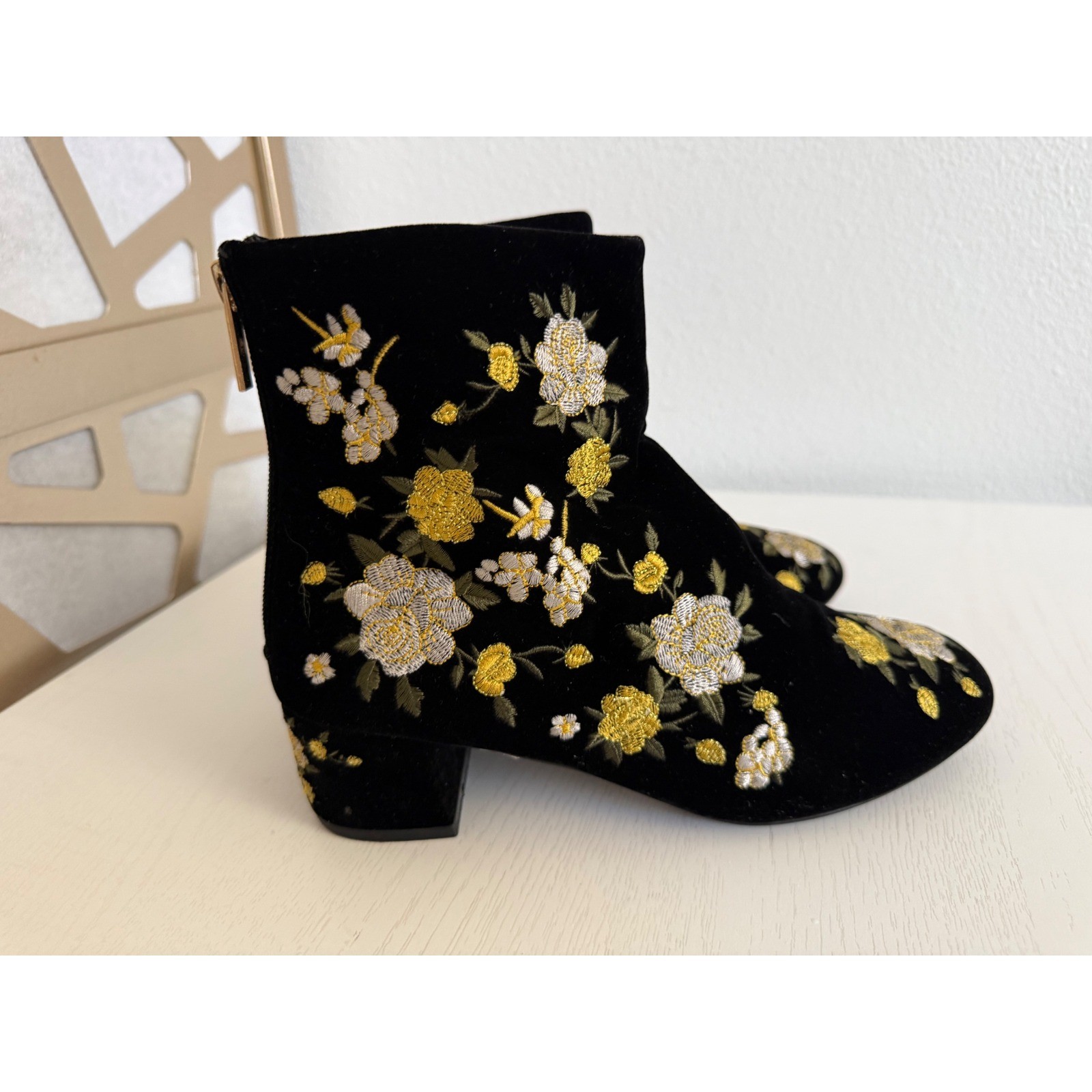 Topshop Blossom Embroidered Velvet Ankle Boots Black Gold Floral Size 38 US 7.5