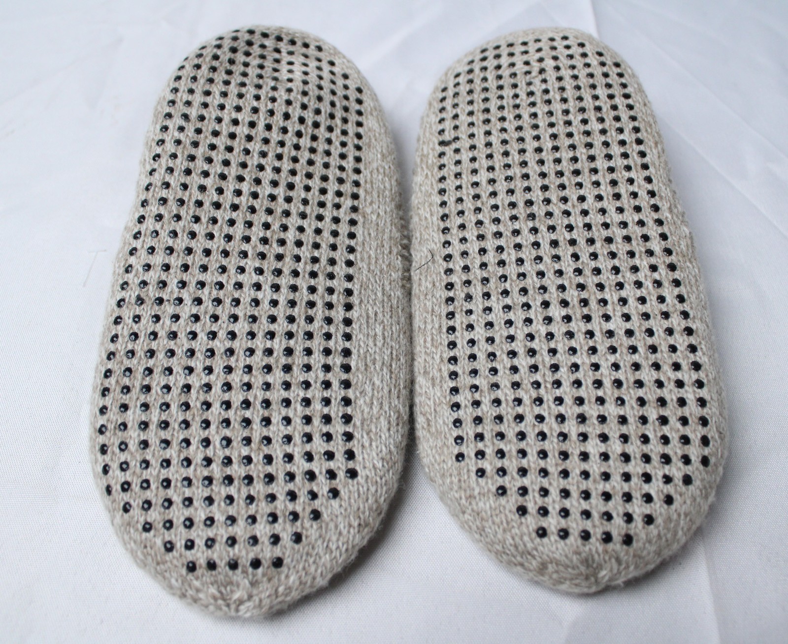 Quince Women’s Fleece Lined Gripper Slipper BE5 Natural See Description
