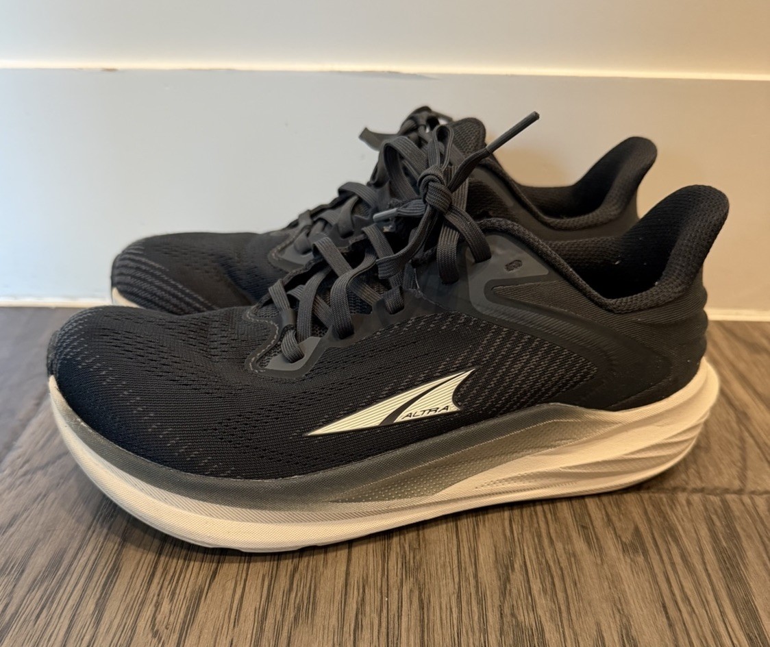 Altra Women’s Torin 8 Running Shoe – Black/White Size 8