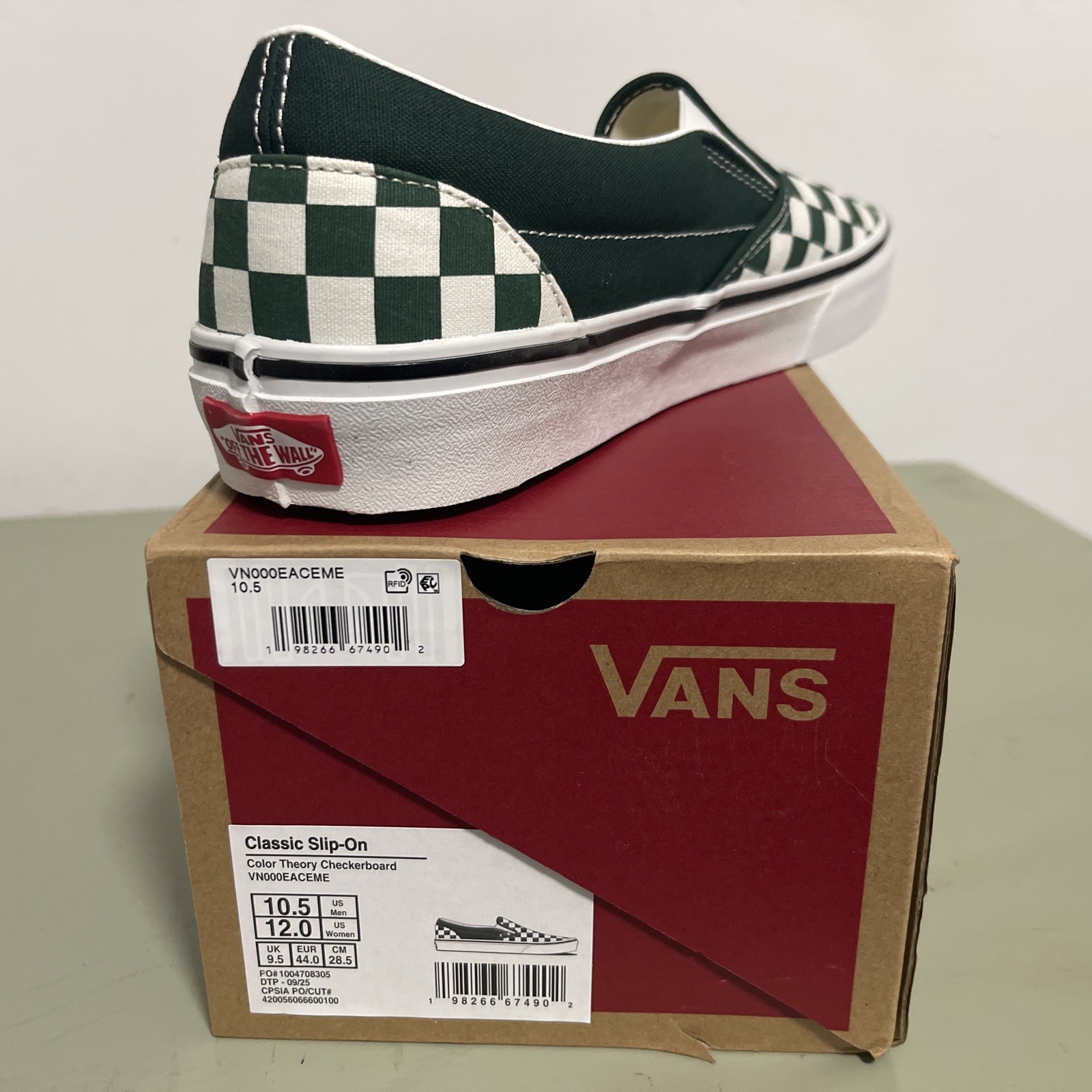 Vans Classic Men’s 10 .5 Slip On Color Theory Checkerboard Emerald Green NWT
