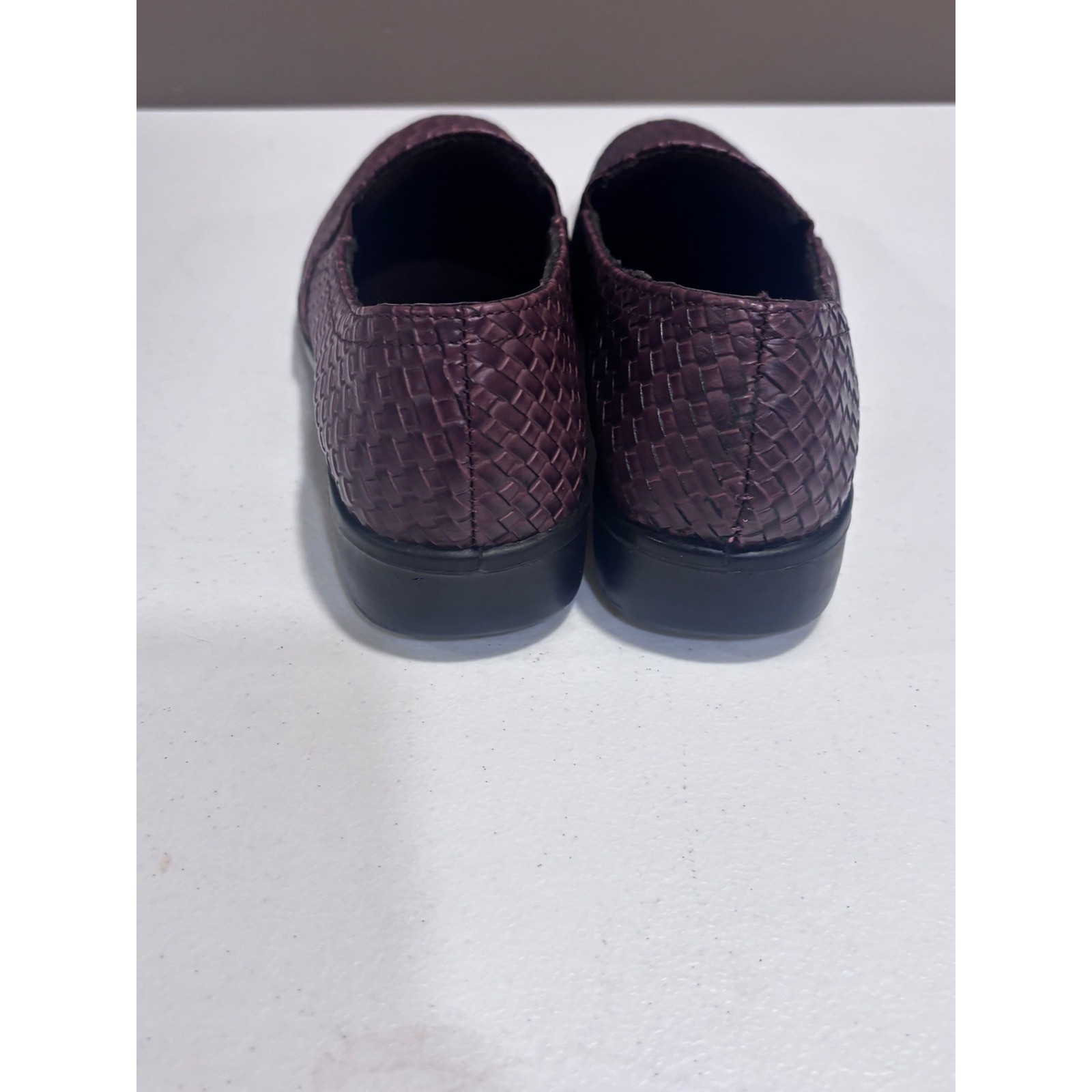 Easy Street Comfort Wave Woven Burgundy Slip On Loafers Womens Size 8 M