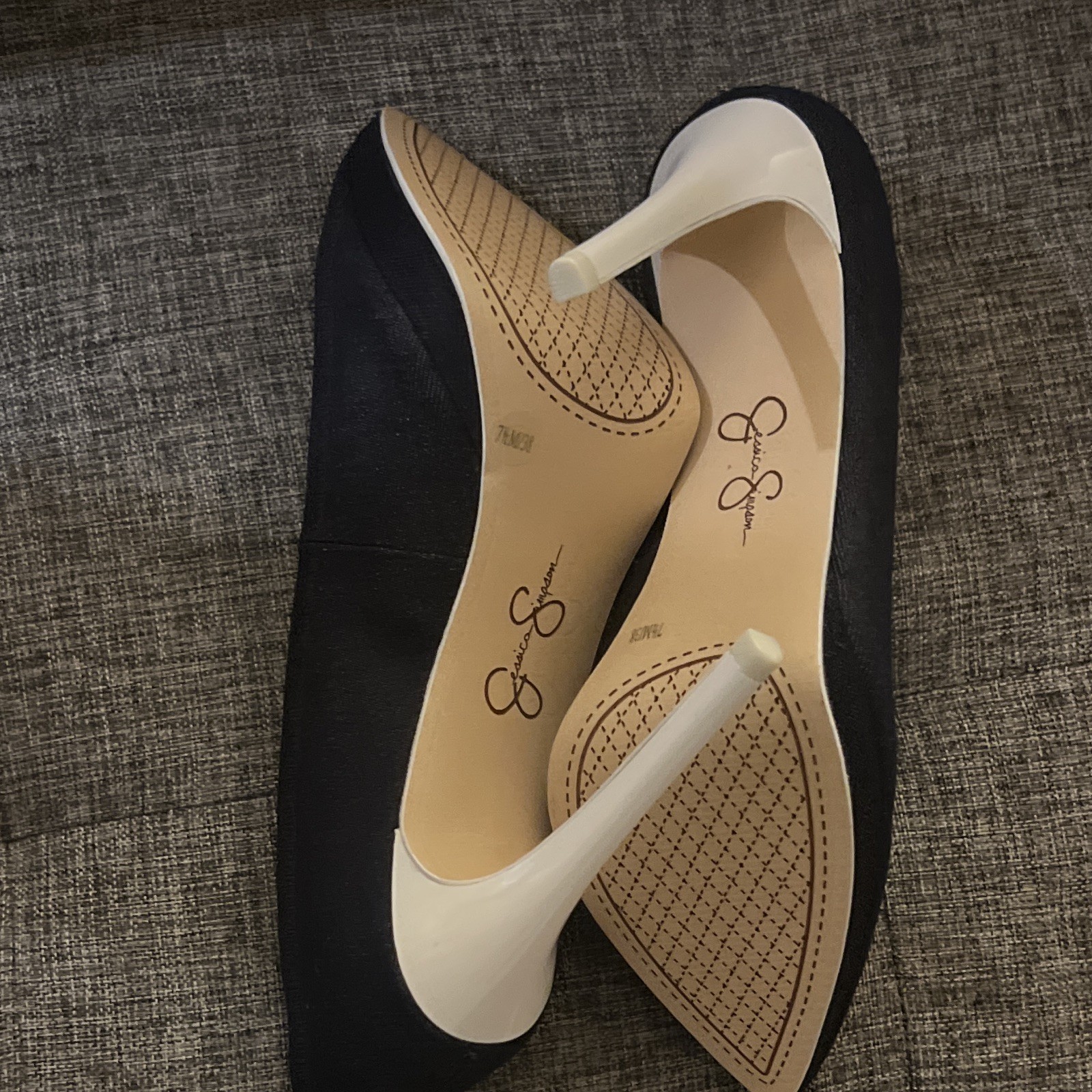 Jessica Simpson Black/White Pointed Toe Stiletto Slip-On Pumps 7.5 New Defects