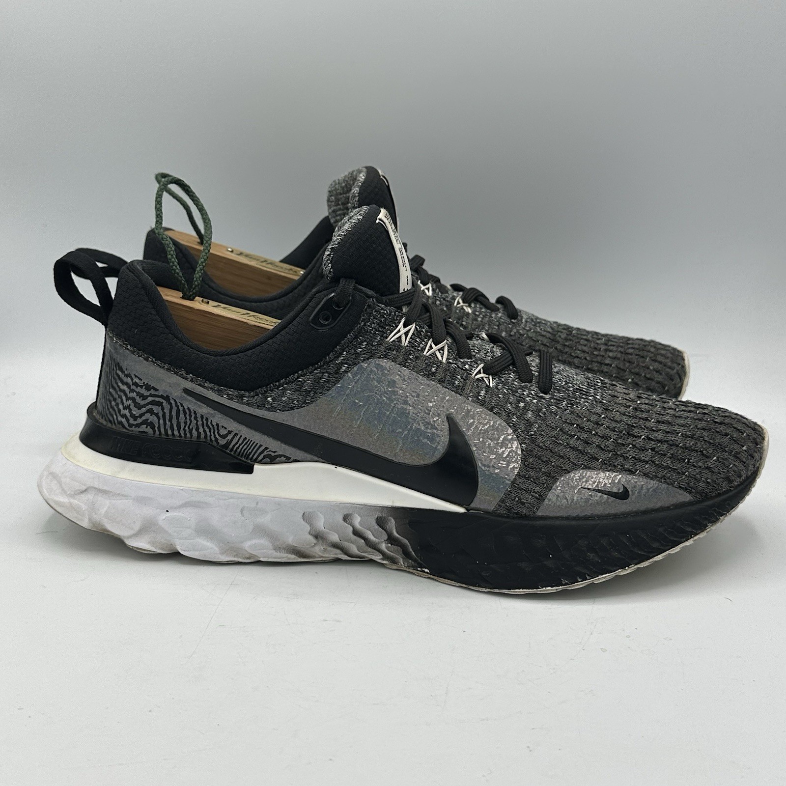 Nike React Infinity Run Flyknit 3 Premium Black Zebra Iridescent Size 11