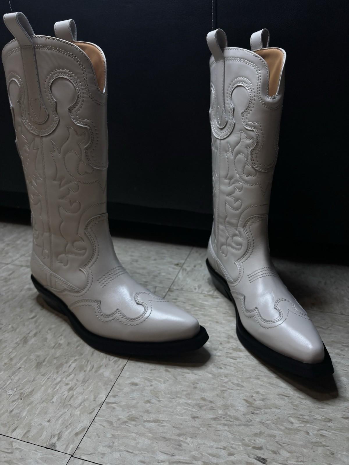 Ganni WHITE MID SHAFT EMBROIDERED WESTERN BOOTS – EGRET ( Origin $825 )