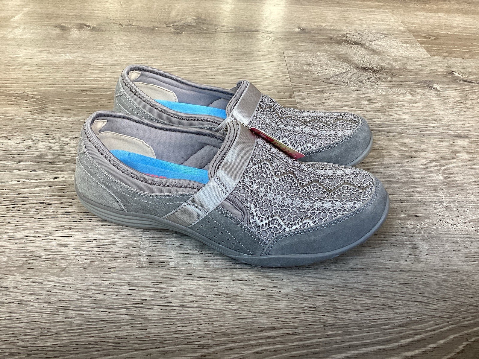 Skechers Womens Breathe Easy Relaxed Fit Size 9.5 Slip On Shoes Gray 88000DS