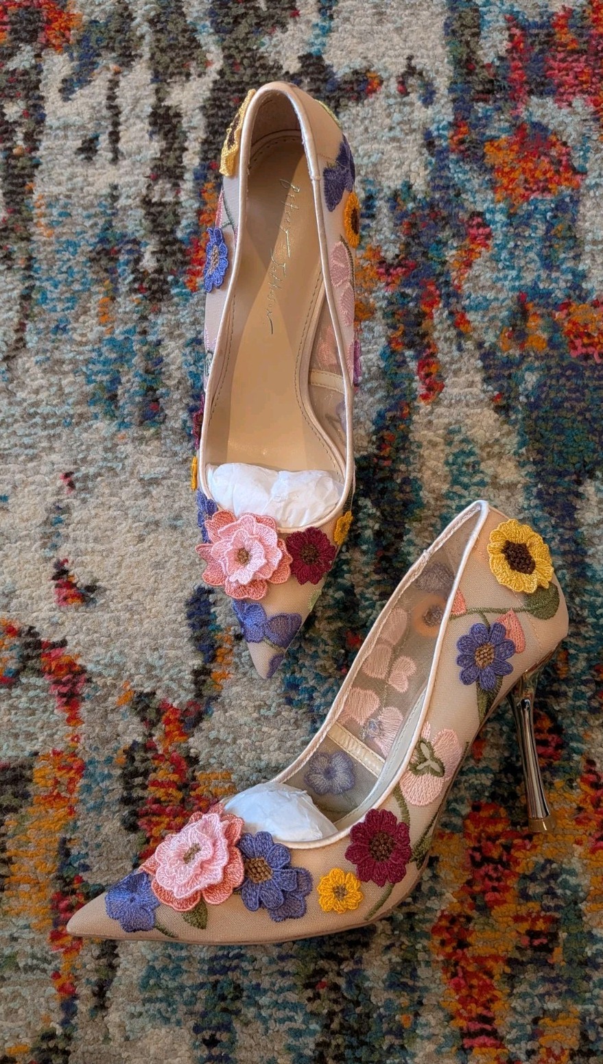 Betsey Johnson «Aimey» Nude Floral Applique Heels, 9.5