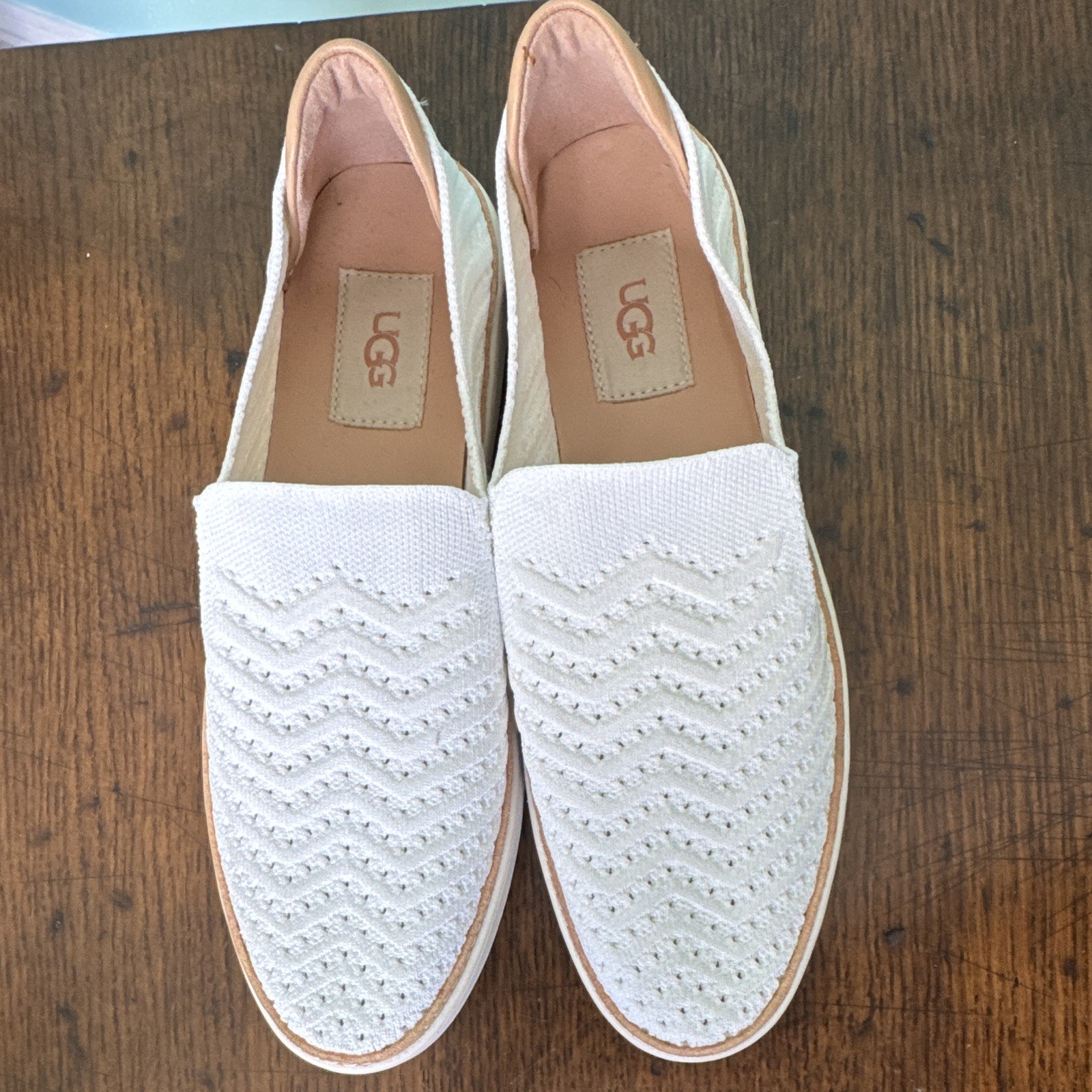 UGG Women’s Sammy 1102560 Chevron Knit Slip-On Sneakers US 7.5 EU 38.5