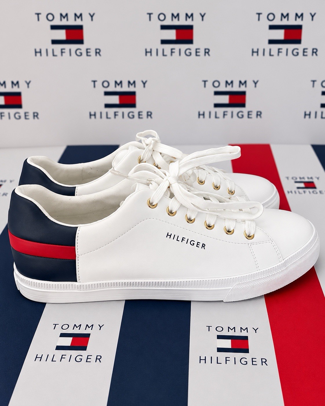 Tommy Hilfiger Women’s White Low Top Sneakers – Classic Lace Up Casual , Size 9