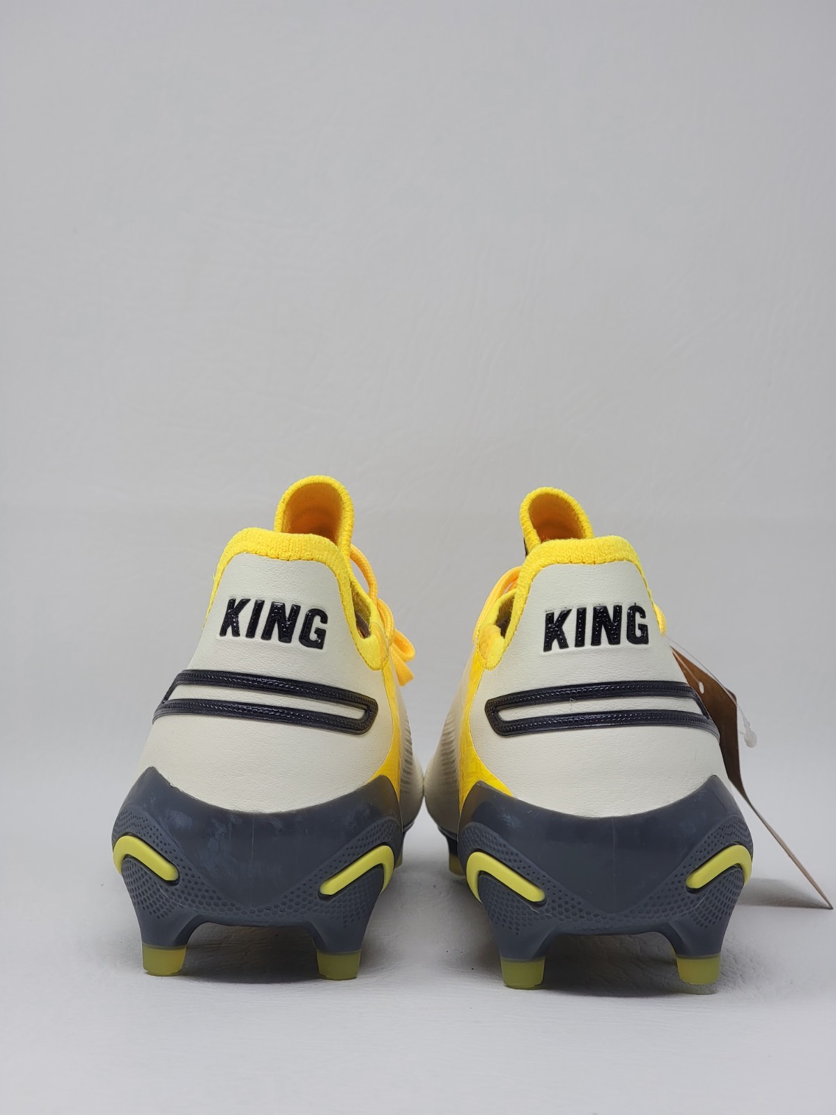 Puma King Ultimate FG/AG Women’s Size 6 Off White Soccer Cleats 107565-03 New