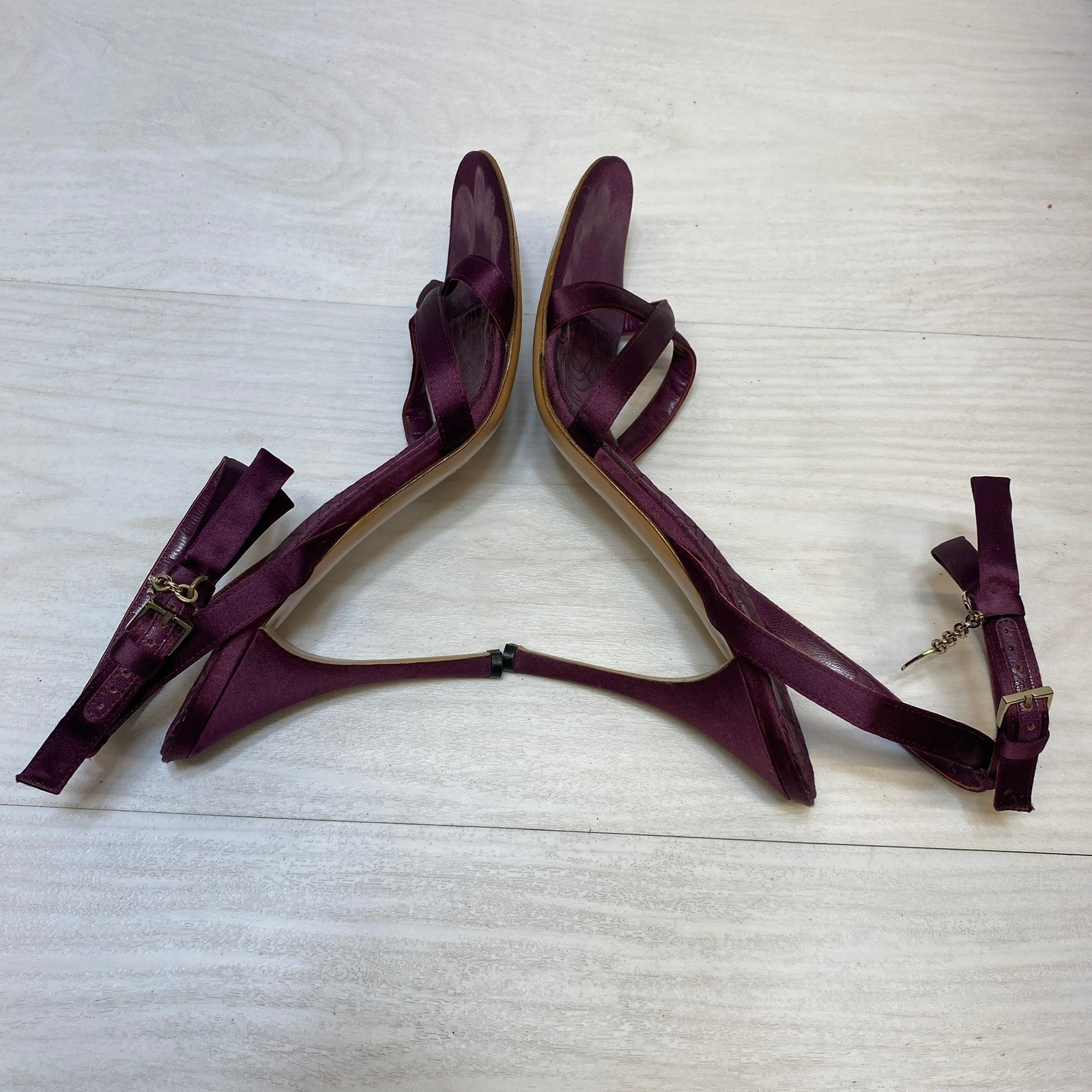 Gucci Purple Satin Ankle Wrap Stiletto Sandals Heels 10B Made in Italy