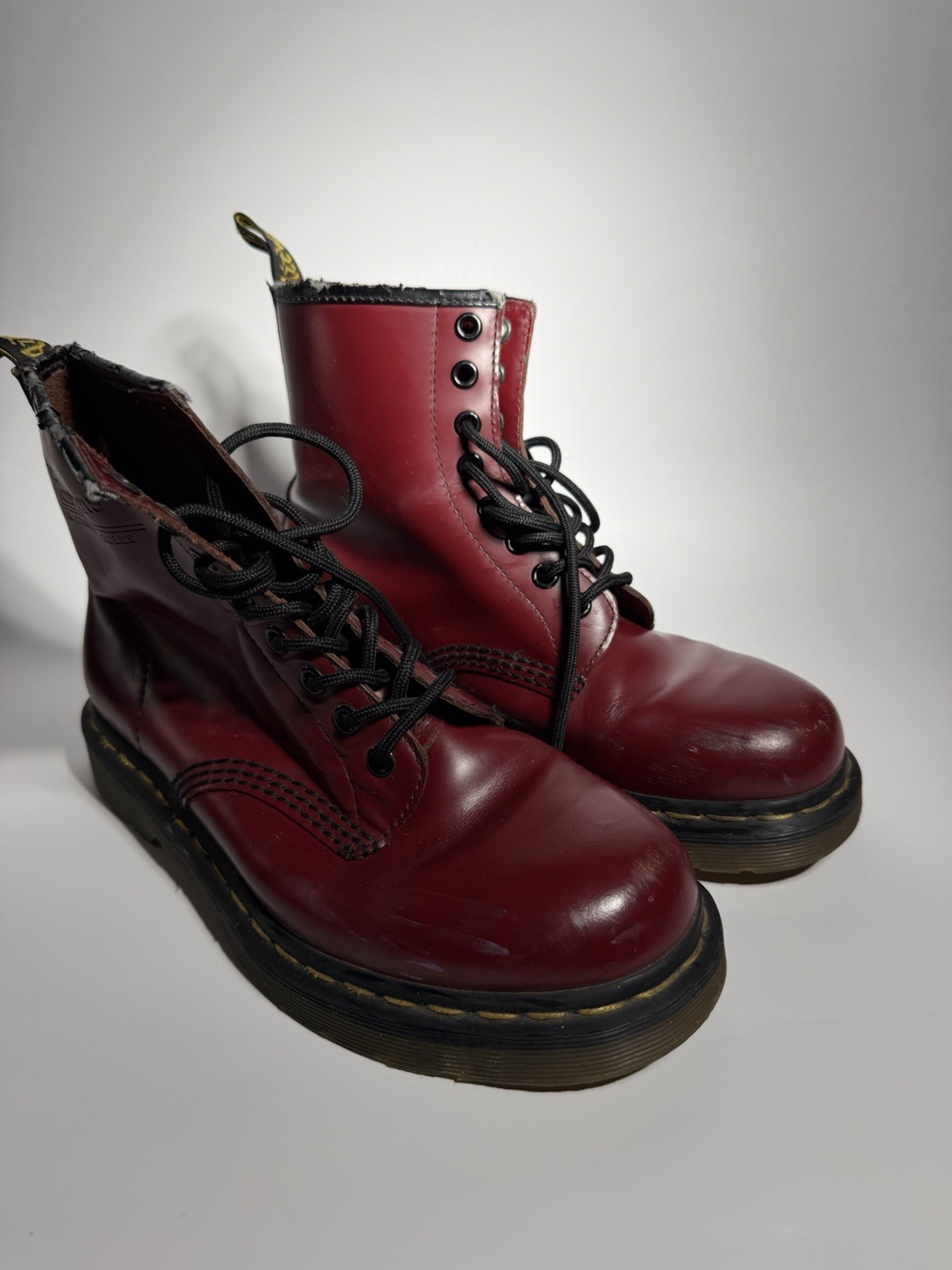 Doc Martens Air Wair Combat Boot Womens Size 8 Cherry Red Leather