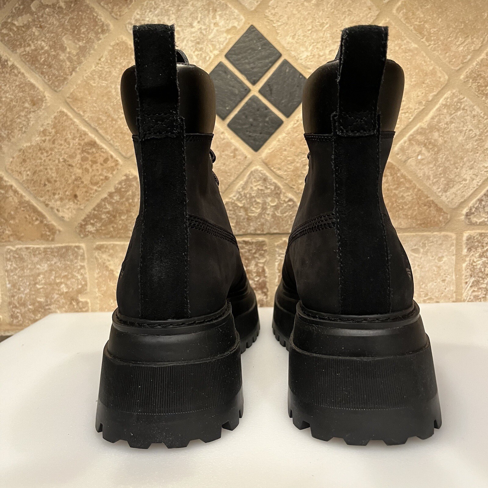 Timberland Sky 6 Inch Lace Up Platform Boots Black Nubuck Women 9.5 NIB TB0A428J