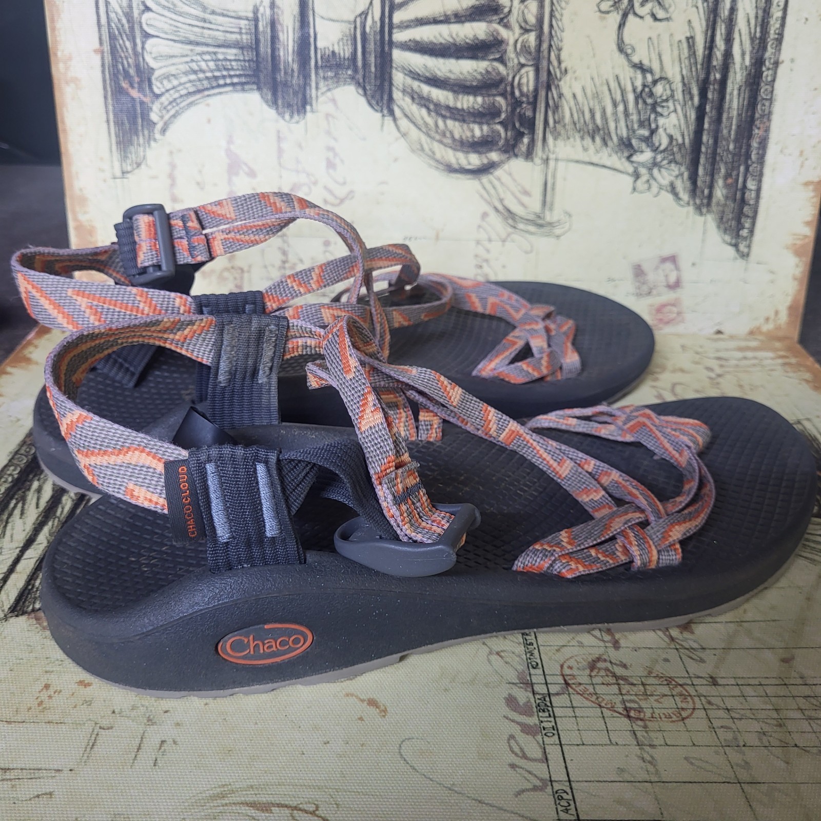 Size 10 Chaco Z Cloud X2 Toe Strap Classic Sandals Women’s ZigZag Orange Gray