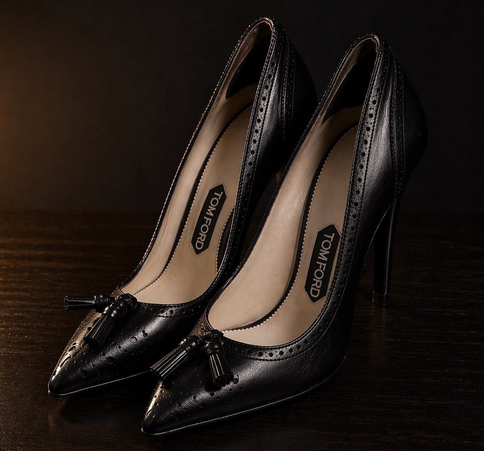Tom Ford Black Leather Tassel Pointed Toe Pumps Stiletto Heels Italy Sz 39 / 8.5