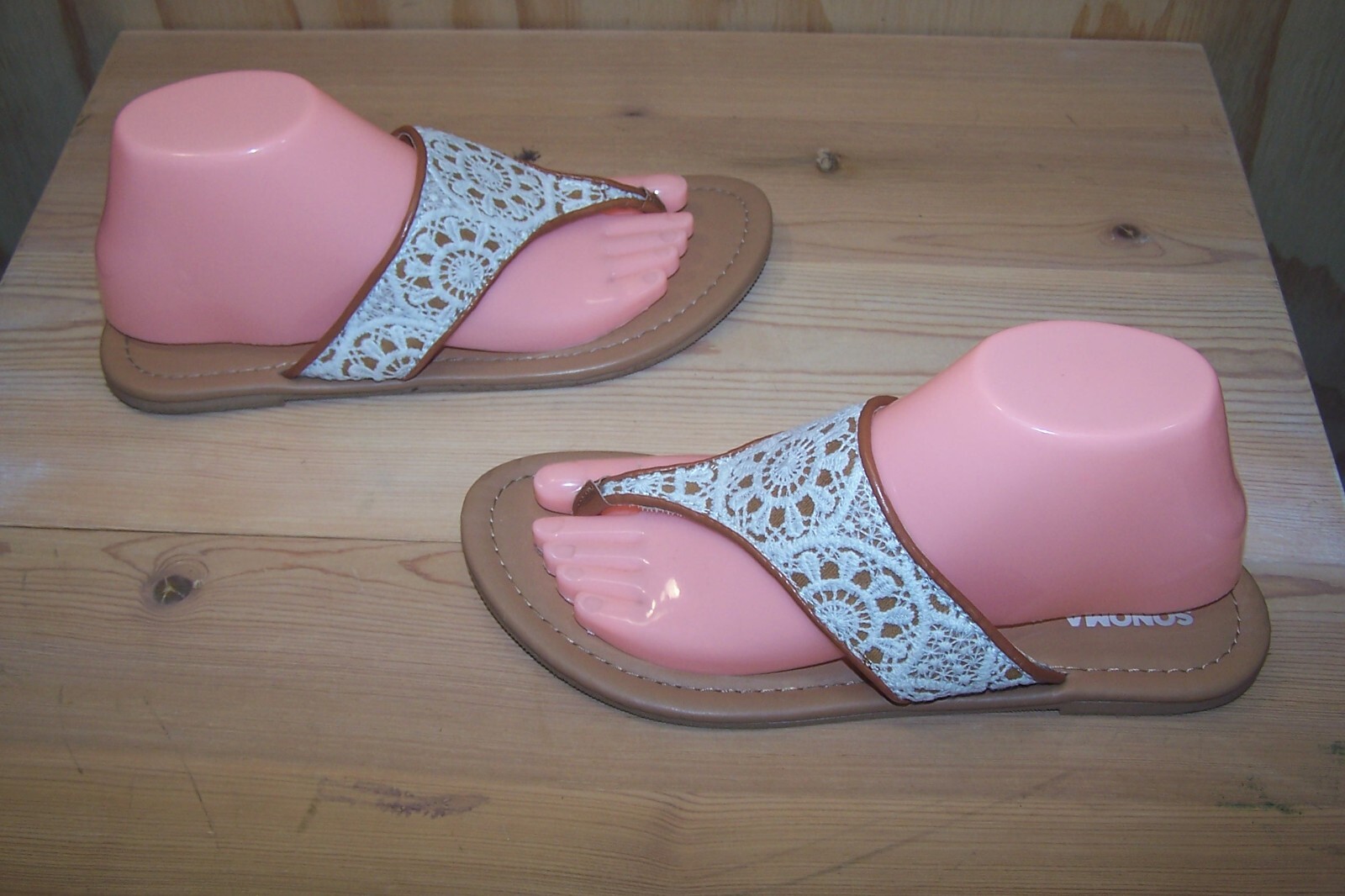 Sonoma Women’s Size M 7/8 White Crochet Hippie Thong Flip Flops Boho