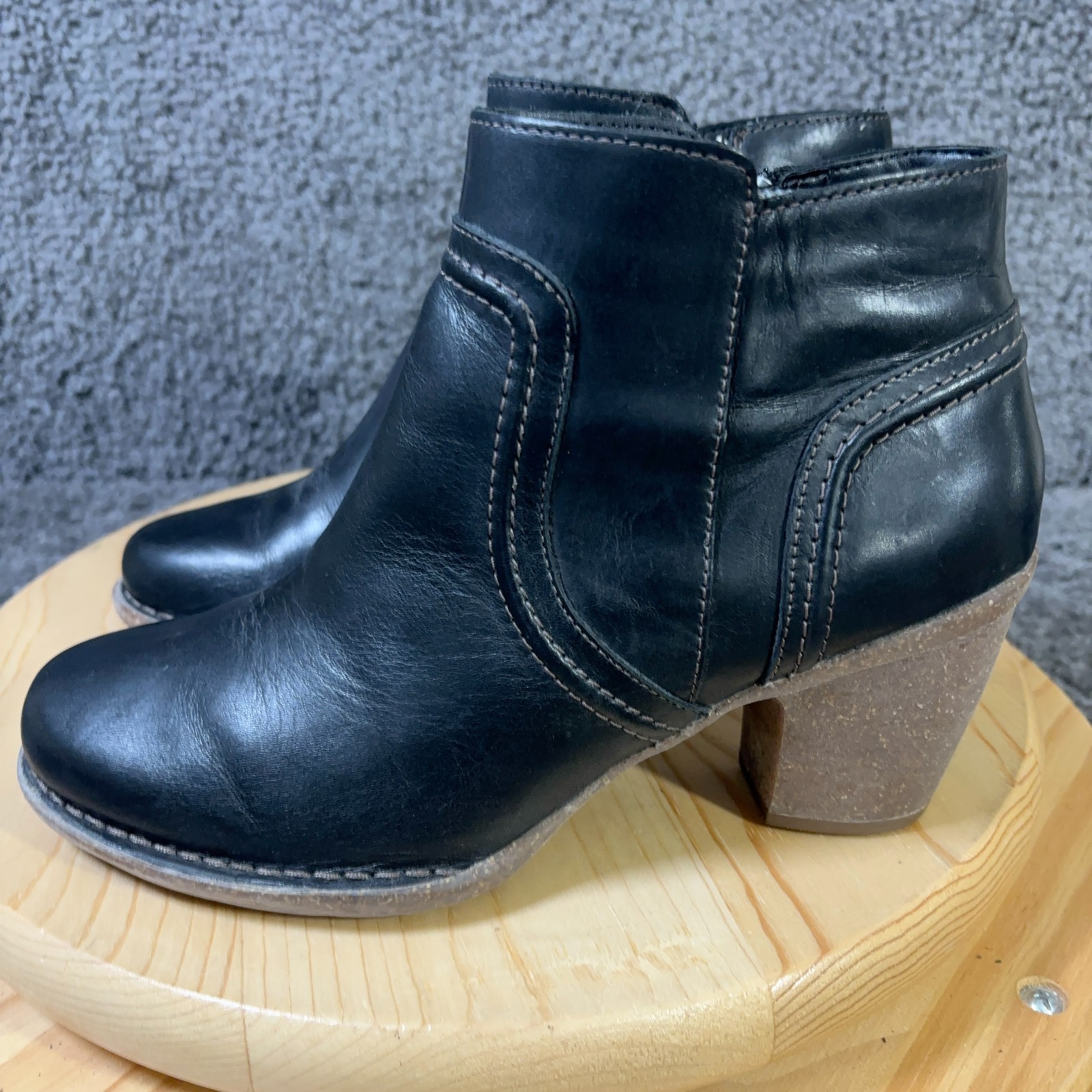 Clarks Carleta Paris Ankle Boots Womens Size 9 Wide Black Leather Block Heel