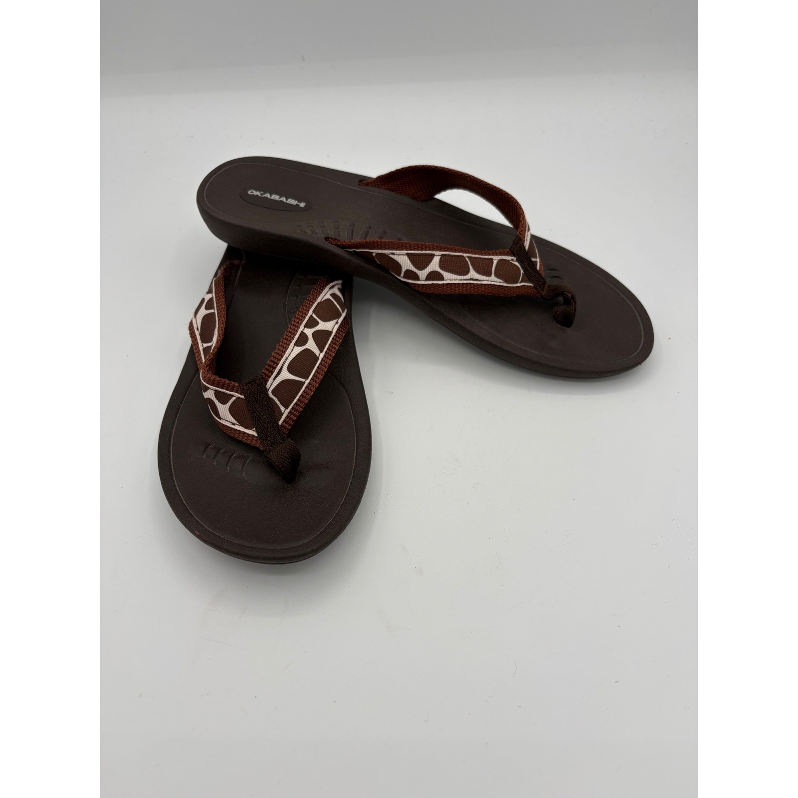 Okabashi Womens Brown Giraffe Animal Print Flip Flop Sandals Size L 9-10 USA