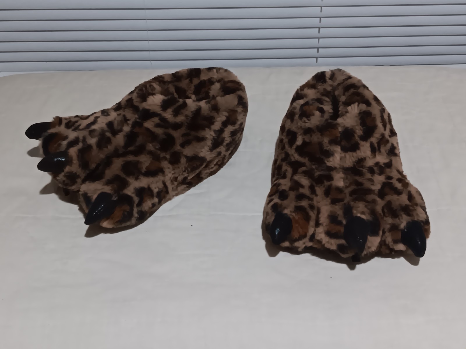 Fluffy Leopard Slippers Size 7-8, Novelty, Costume