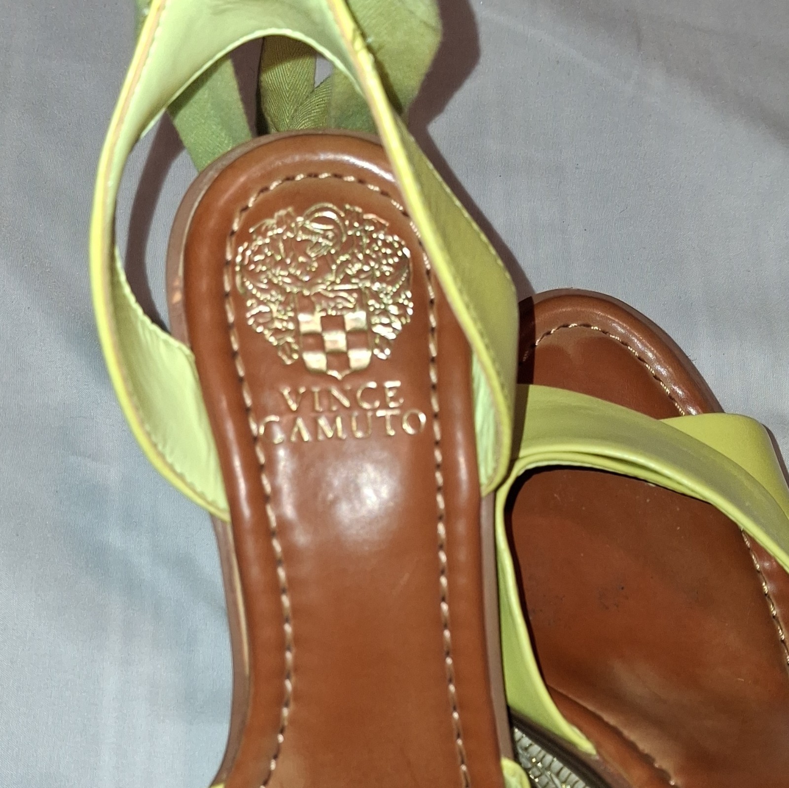 Sexy Vince Camuto Women’s Green Leather Wedge Sandals Tie Ankle Strap US 9.5