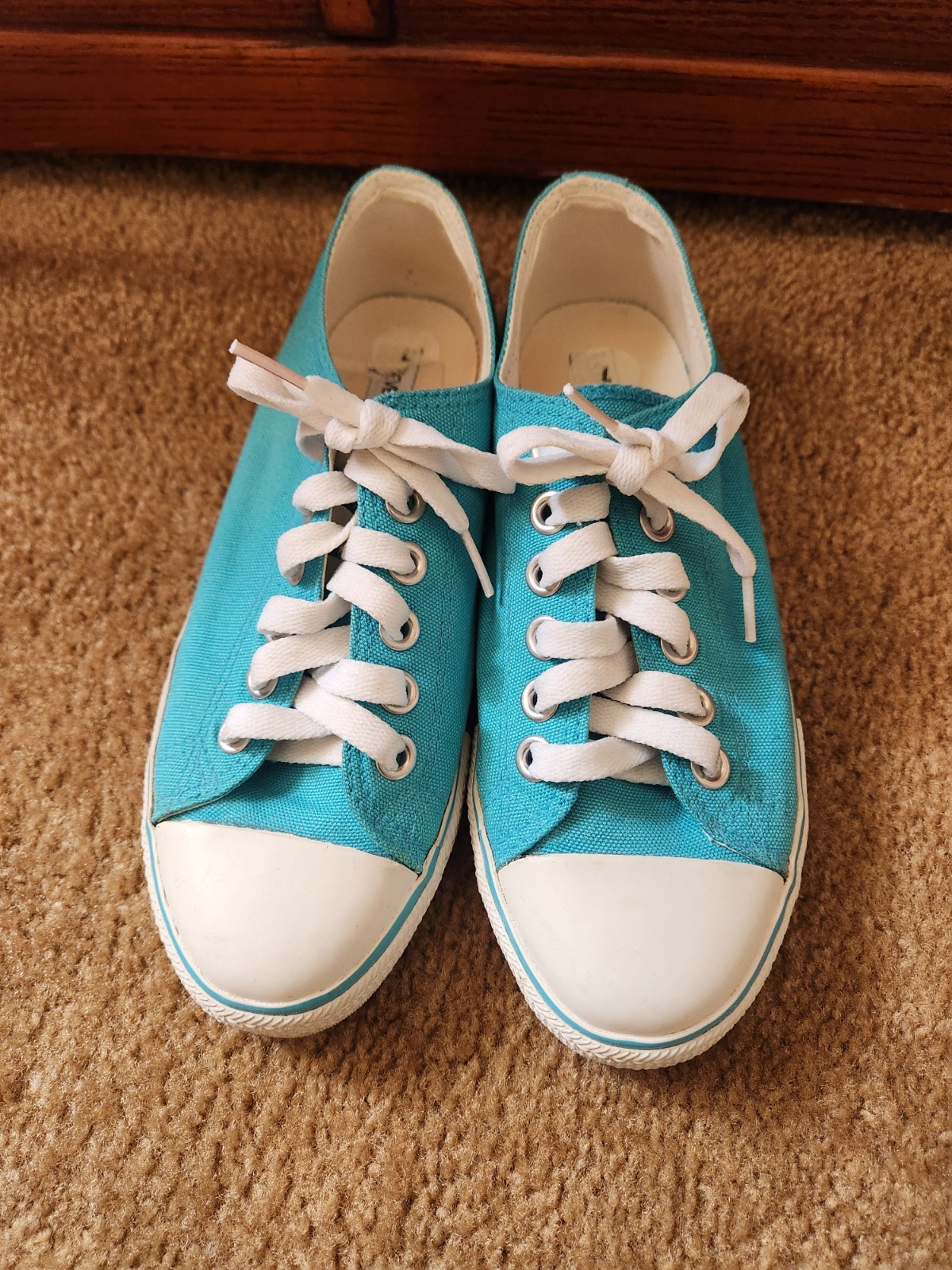 Steve Madden tennis shoes, size 7, turquoise, canvas, women