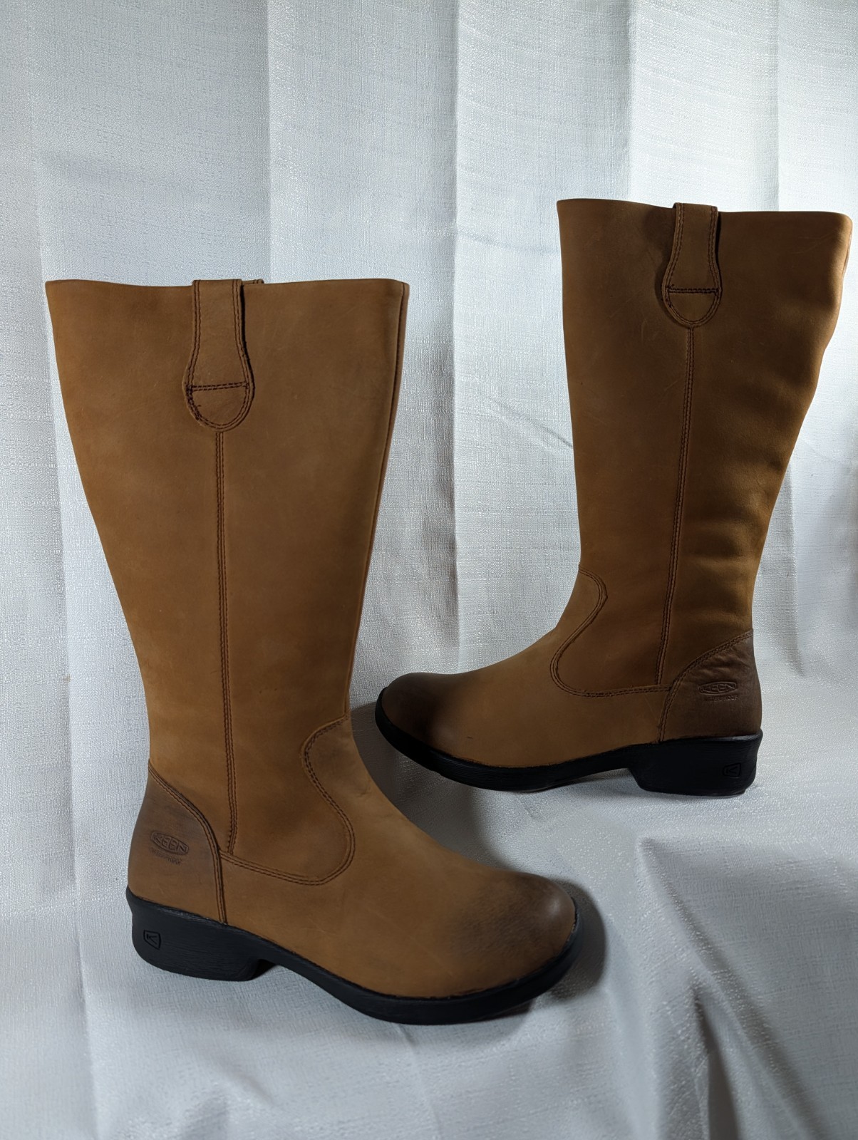 KEEN Women’s Size 8 Brown Leather Tyre Tread Boots