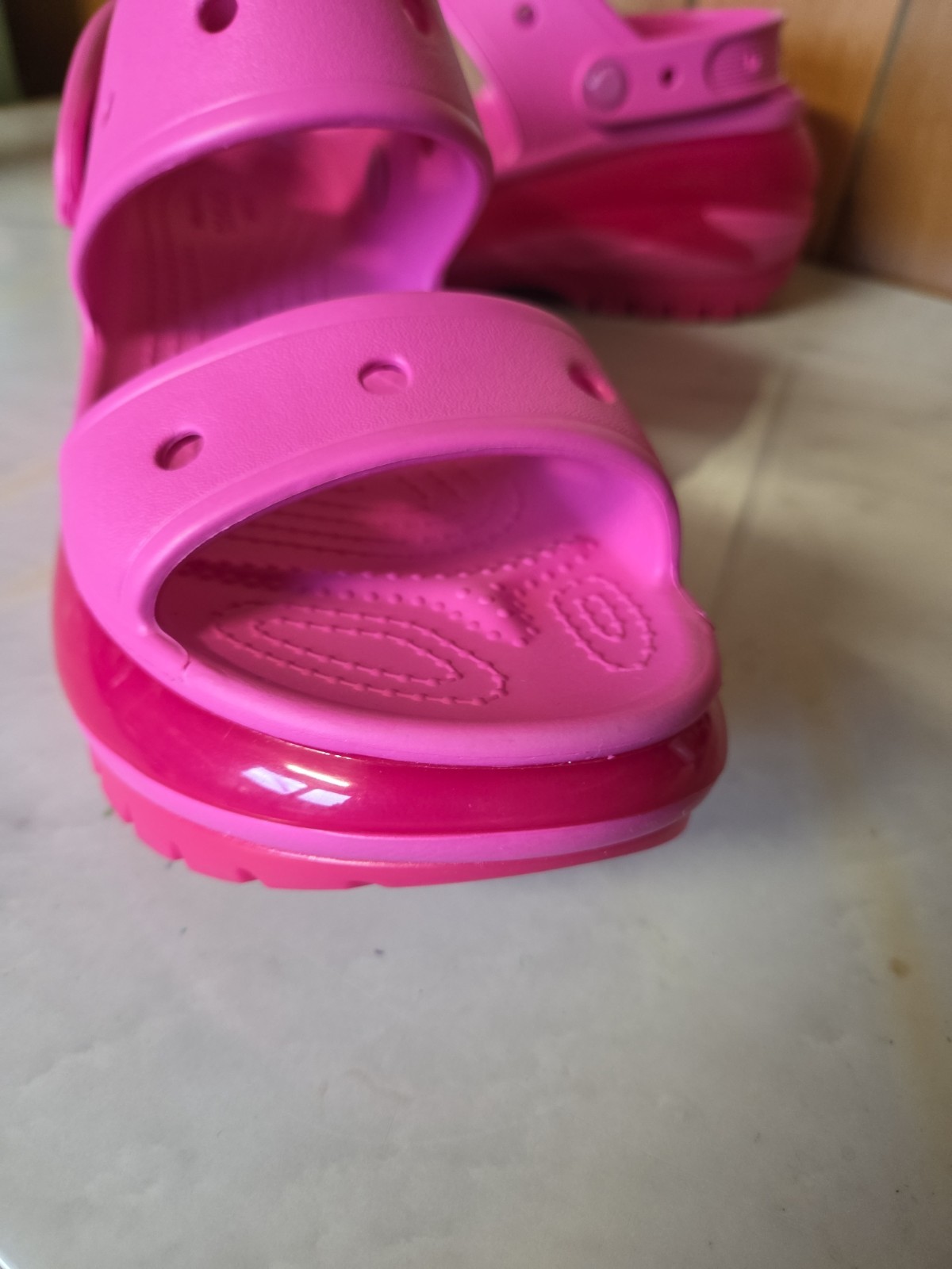 Crocs Classic Mega Crush Platform Sandal Juice Pink Barbie Limited Edition Sz W9