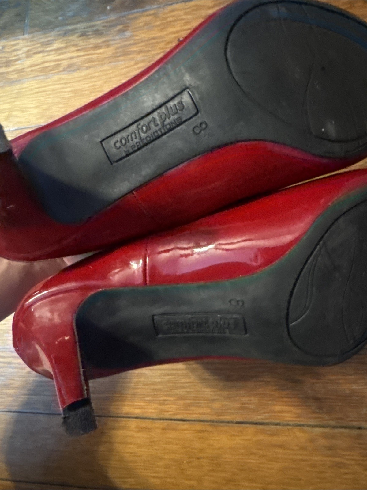 Comfort plus by Predictions red sleek womens heels size 8, only worn a few times