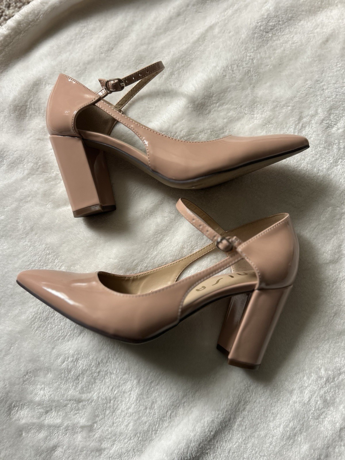 Unisa Women’s Nude Beige Patent Mary Jane Block Heel Pumps Shoes Size 8.5