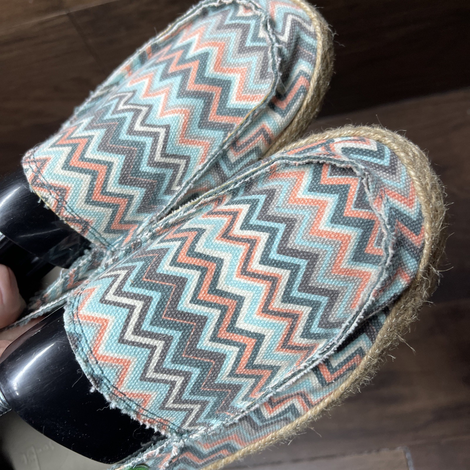 SANUK Women’s Funky Fiona Chevron Flats Sz 10 Loafers Shoes Teal Blue Multicolor