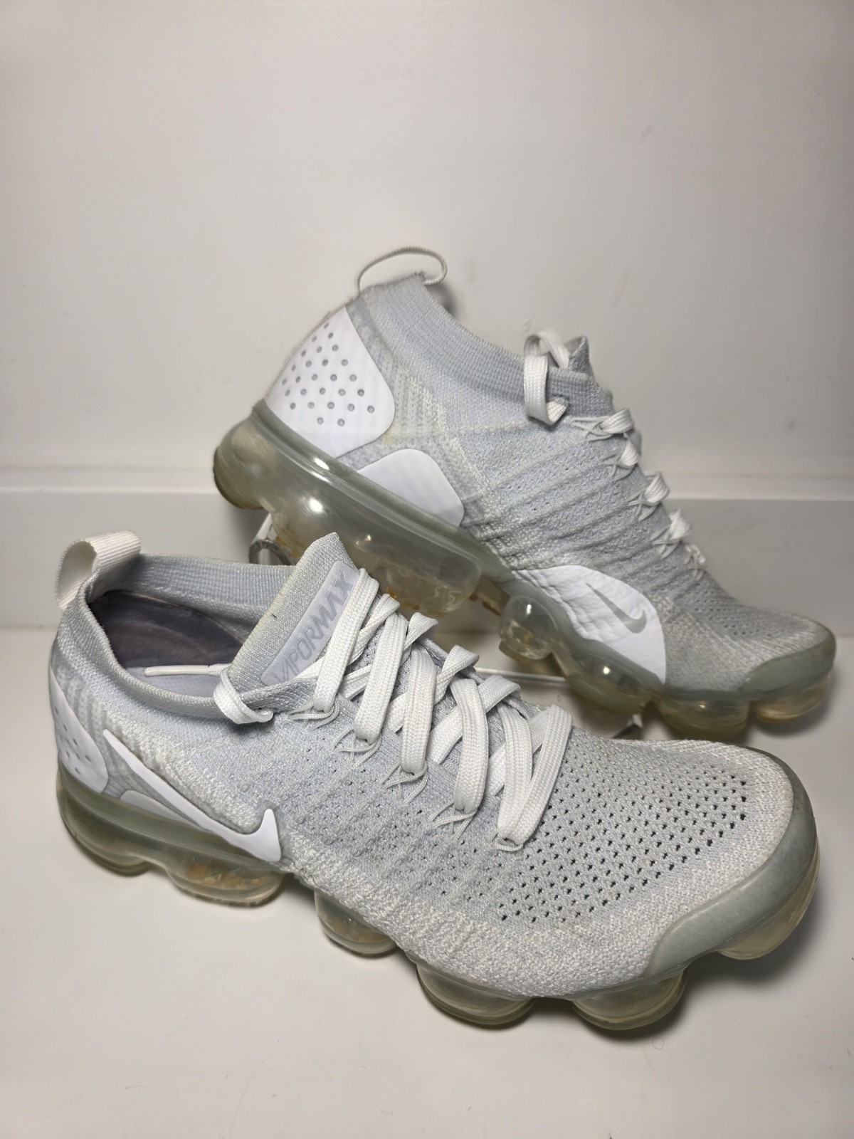 Nike Air VaporMax Flyknit 2 Womens Size 7.5 Silver Athletic Running Sneakers